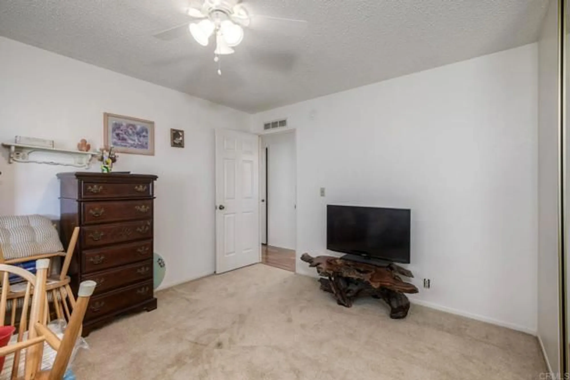 Property Slideshow image 14 of 35 | 5116 weymouth way, Oceanside, CA, 92057