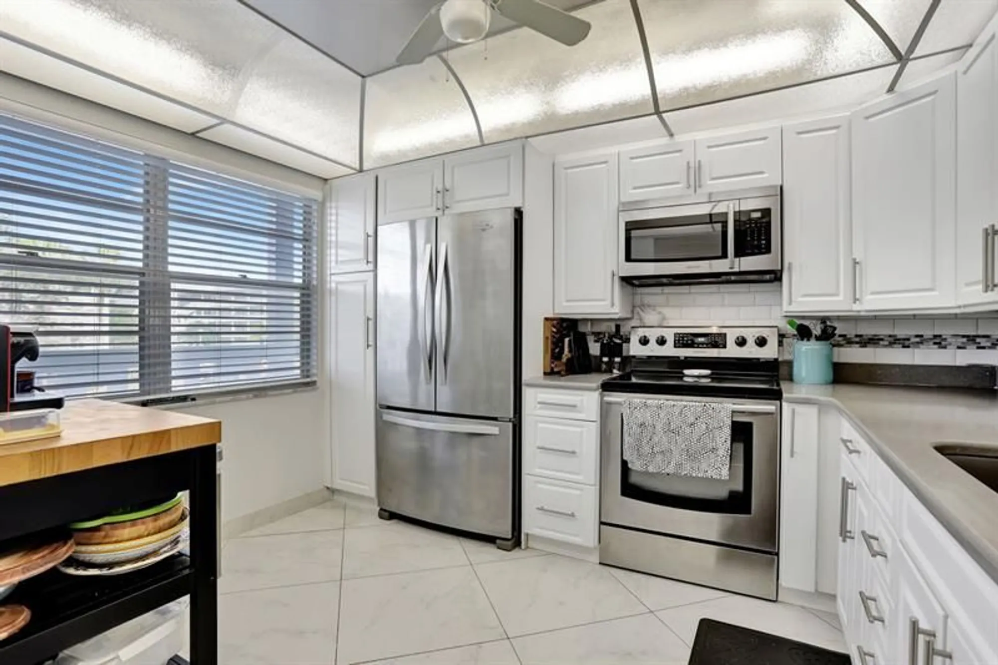Property Slideshow image 3 of 67 | 2802 victoria way e2, Coconut Creek, FL, 33066
