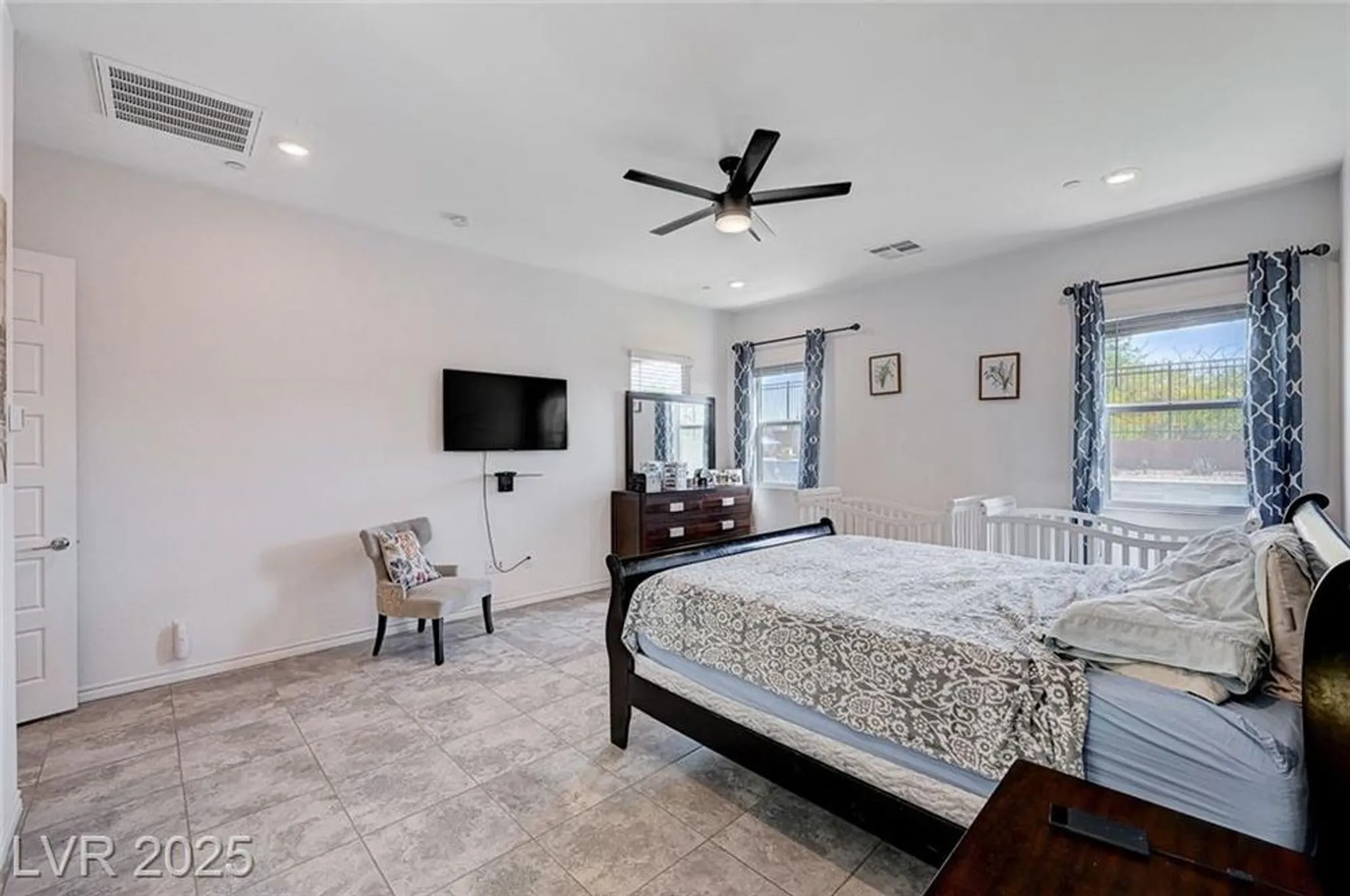 Property Slideshow image 26 of 99 | 33 reverie heights ave, Henderson, NV, 89011