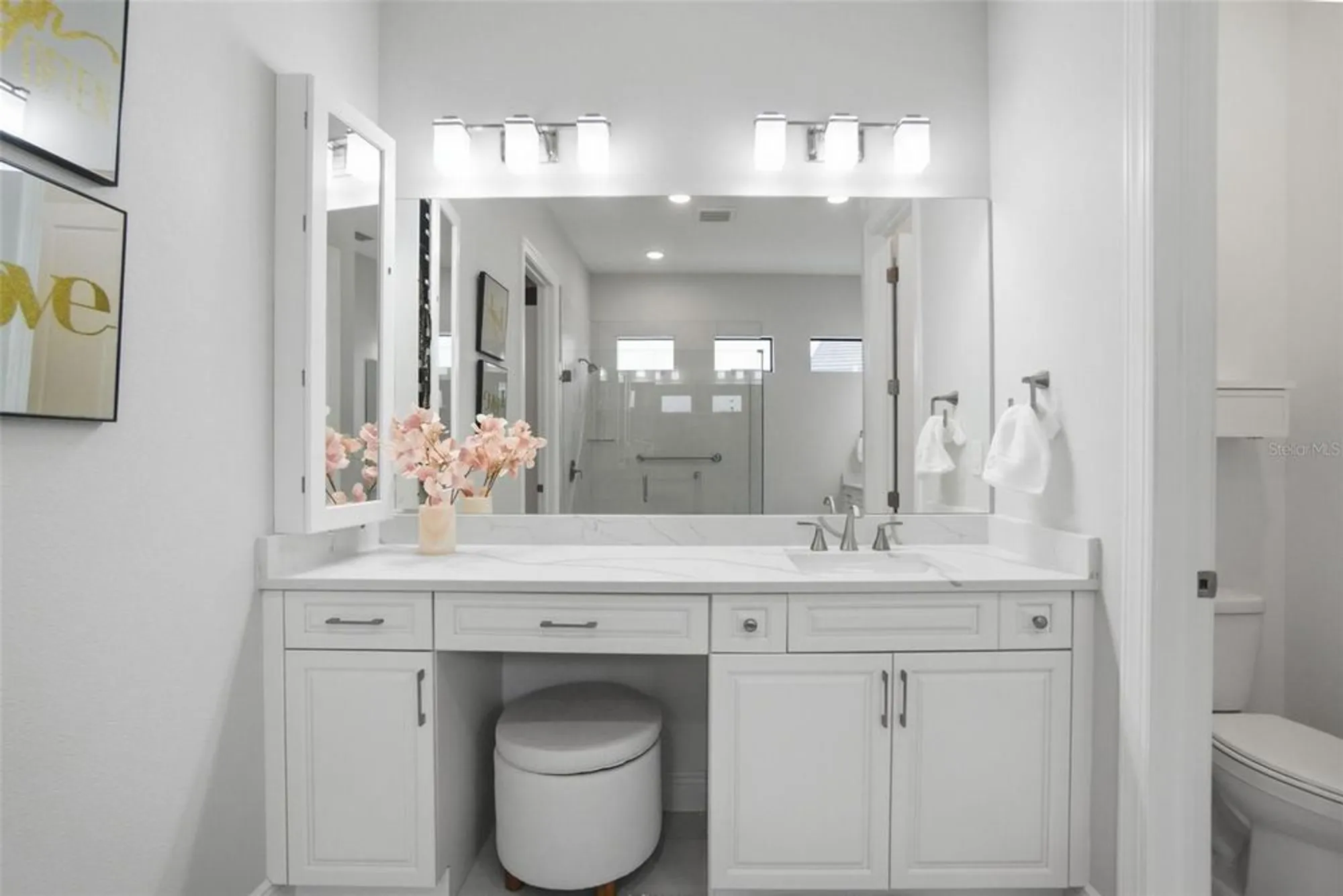 Property Slideshow image 32 of 71 | 5027 kiva cir, Bradenton, FL, 34211