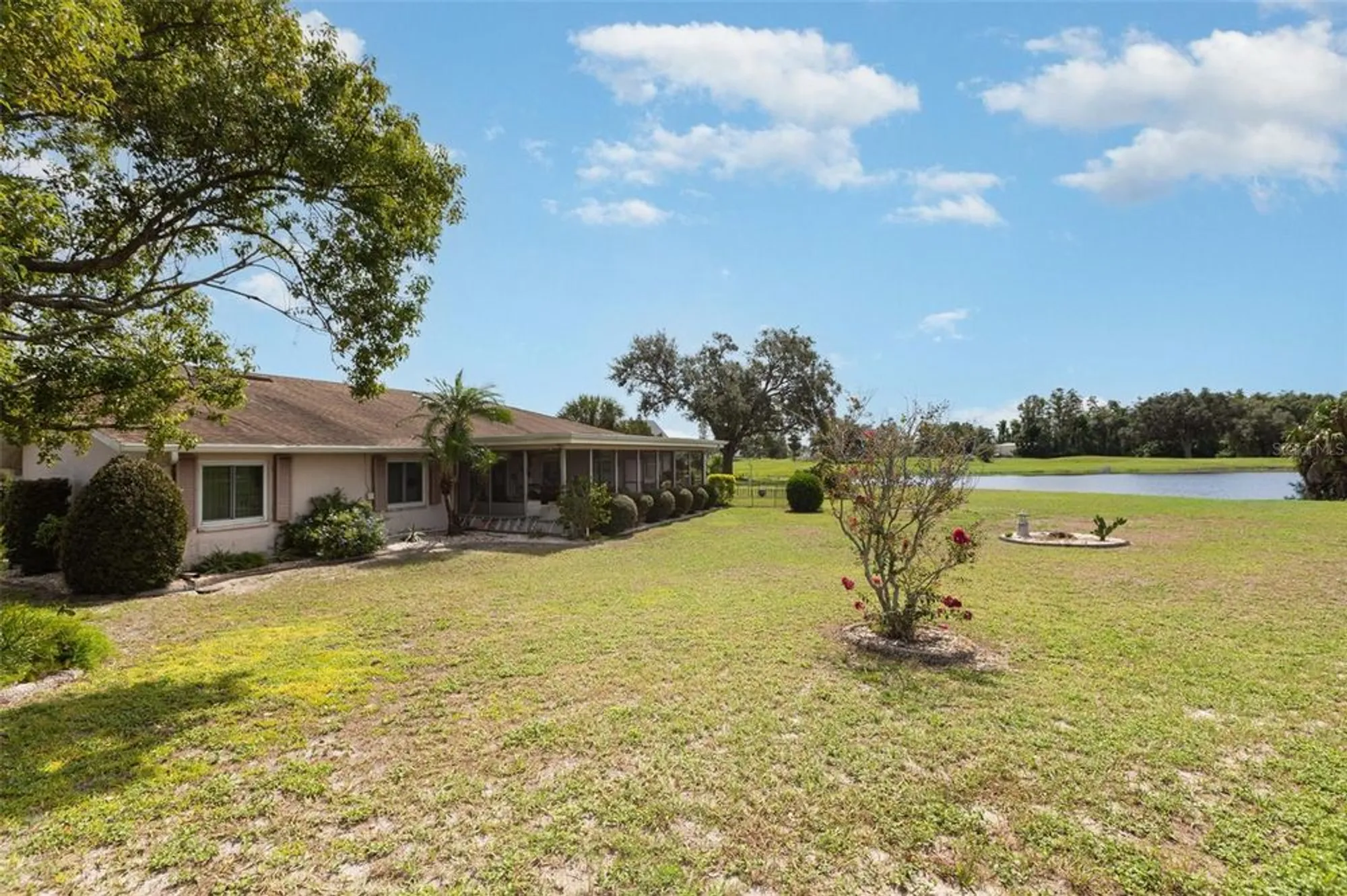 Property Slideshow image 31 of 48 | 305 cranston pl, Sun City Center, FL, 33573