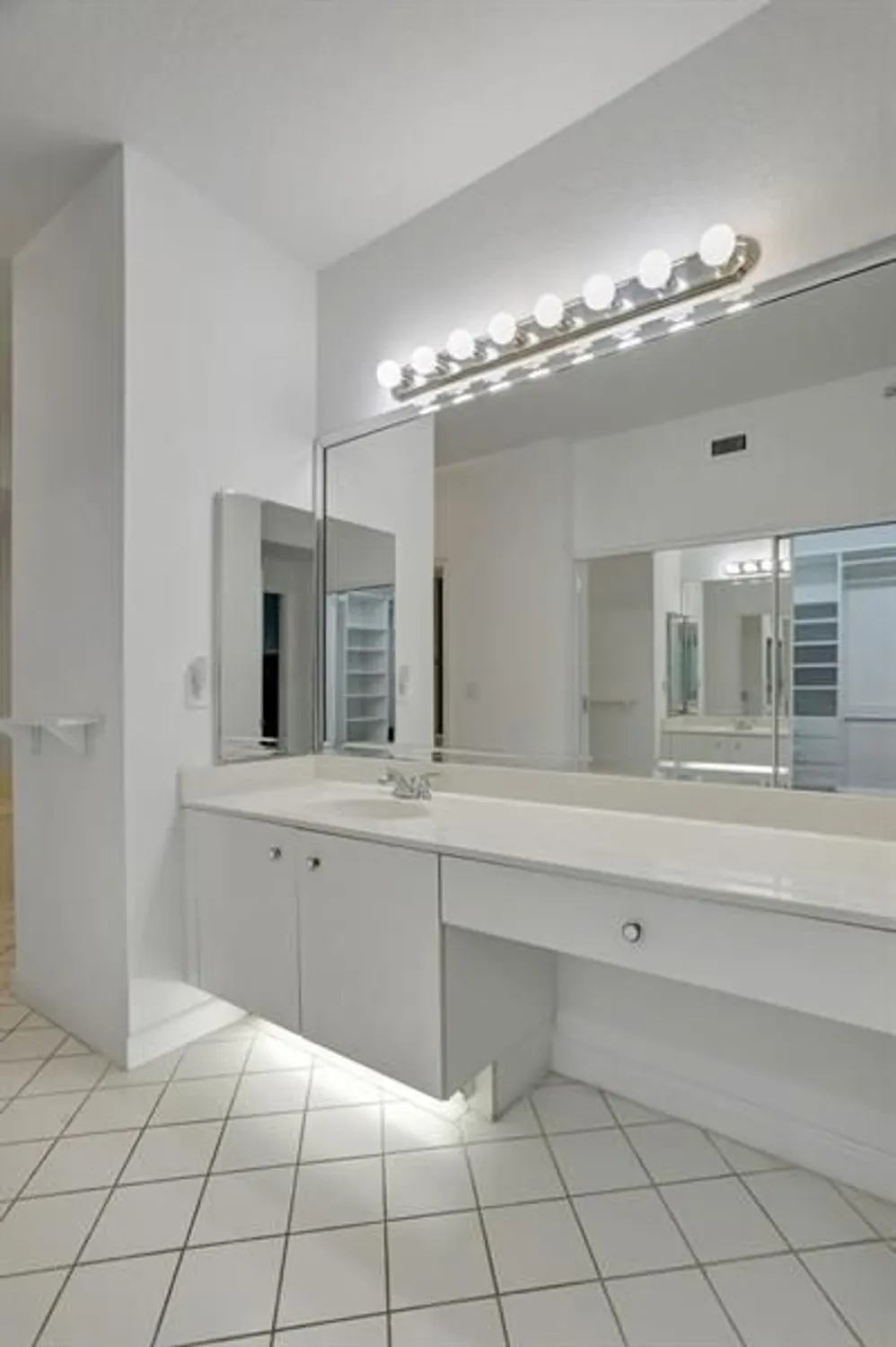 Property Slideshow image 26 of 36 | 7727 southampton ter 205, Tamarac, FL, 33321