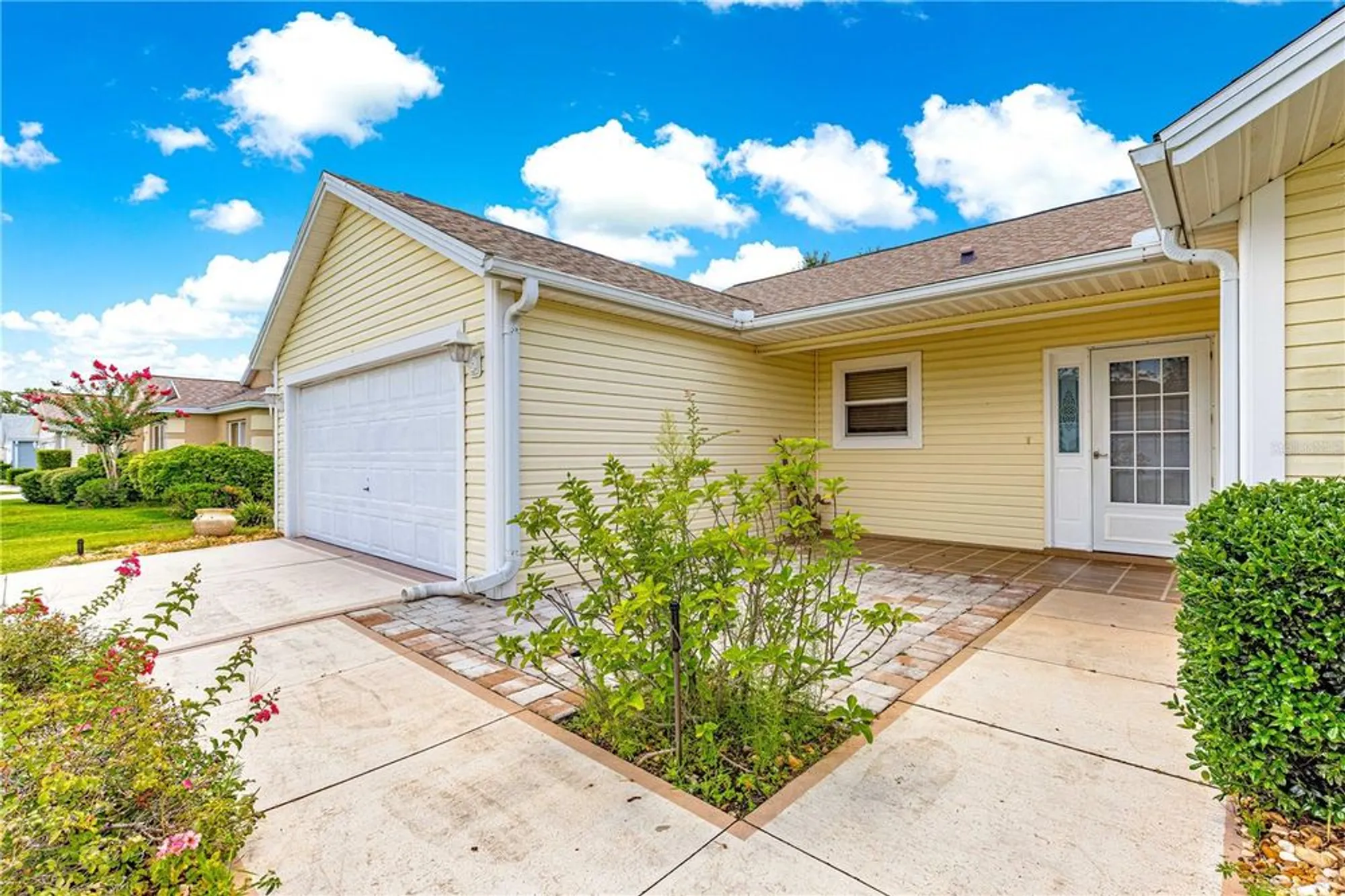 Property Slideshow image 4 of 58 | 2450 merida cir, The Villages, FL, 32162