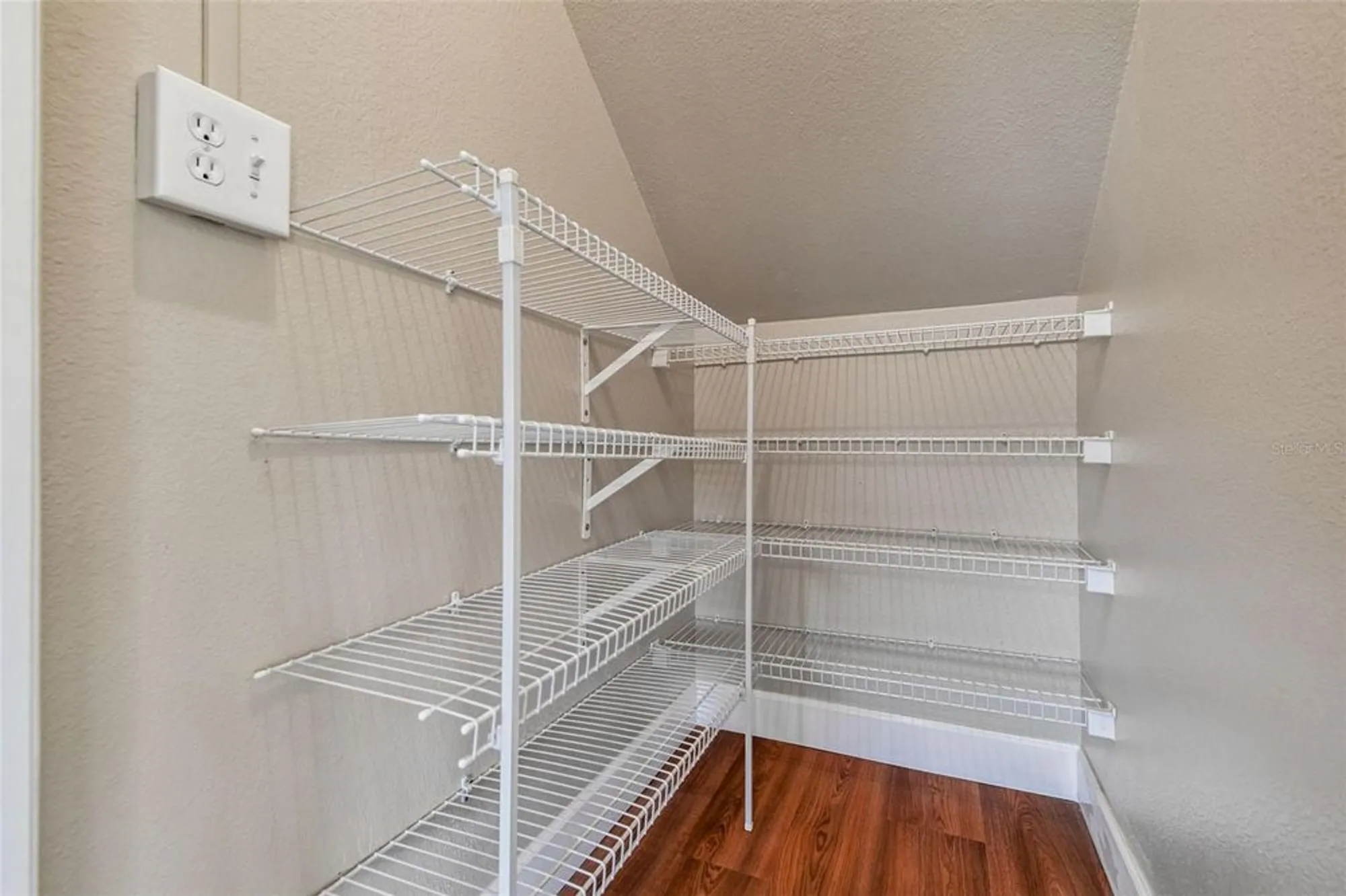 Property Slideshow image 30 of 44 | 2309 lyndhurst dr, Sun City Center, FL, 33573