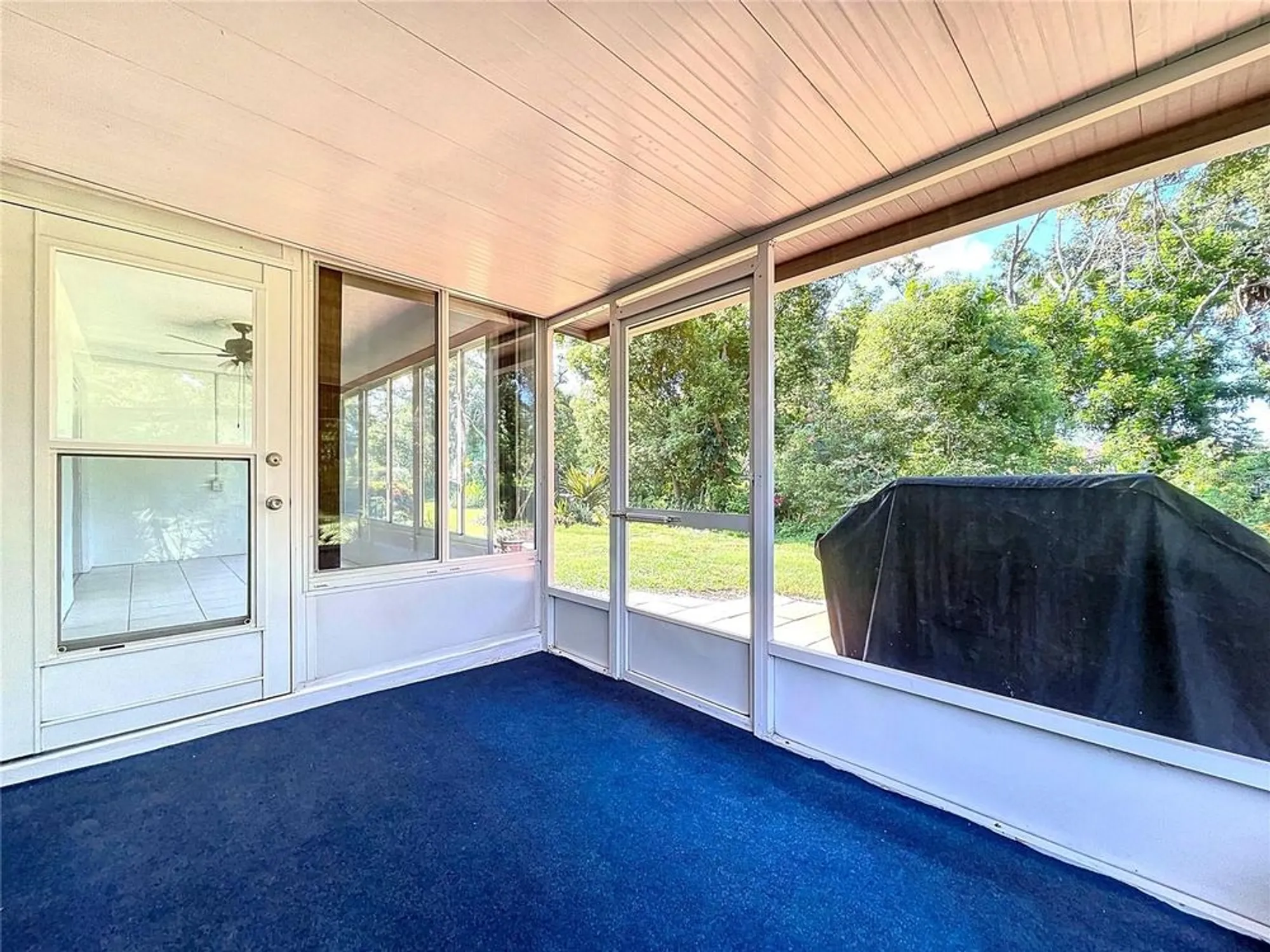 Property Slideshow image 22 of 67 | 505 foxglove cir b, Sun City Center, FL, 33573