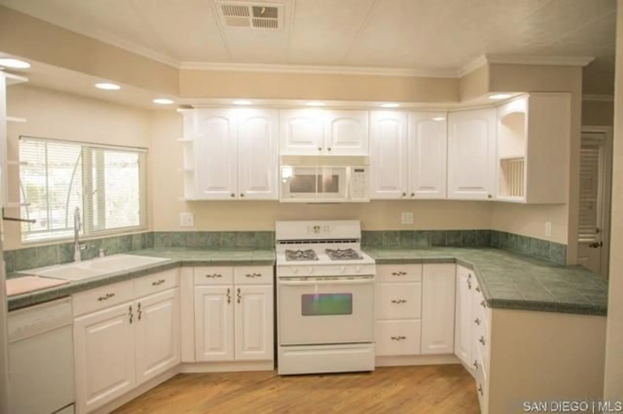 Property Slideshow image 10 of 42 | 29090 camino alba, Murrieta, CA, 92563