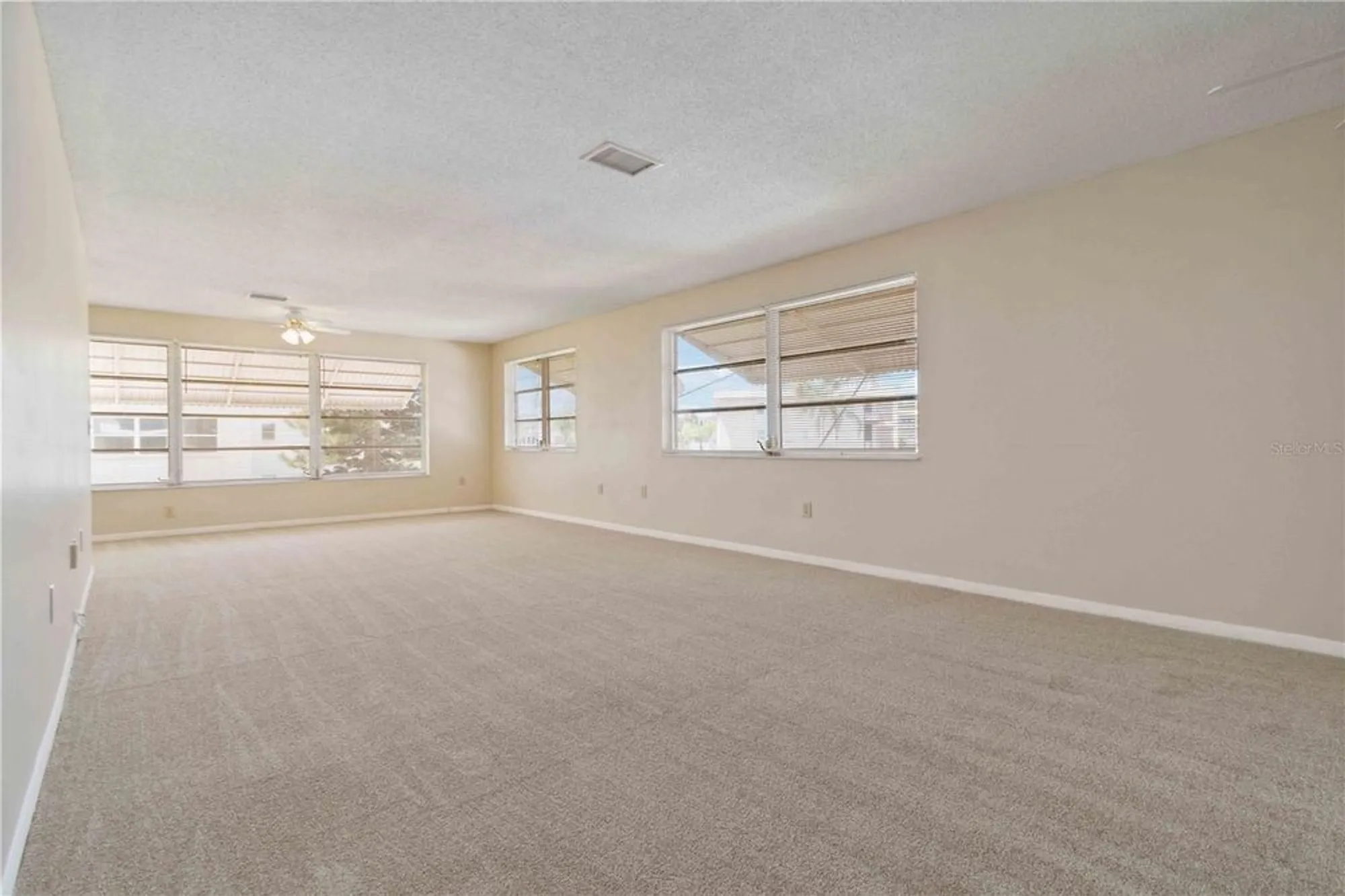 Property Slideshow image 9 of 30 | 5623 80th st n unit 202, St Petersburg, FL, 33709