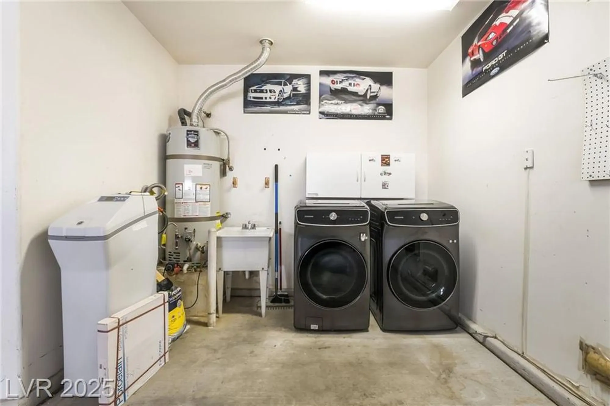 Property Slideshow image 39 of 58 | 2539 evansville ave, Henderson, NV, 89052