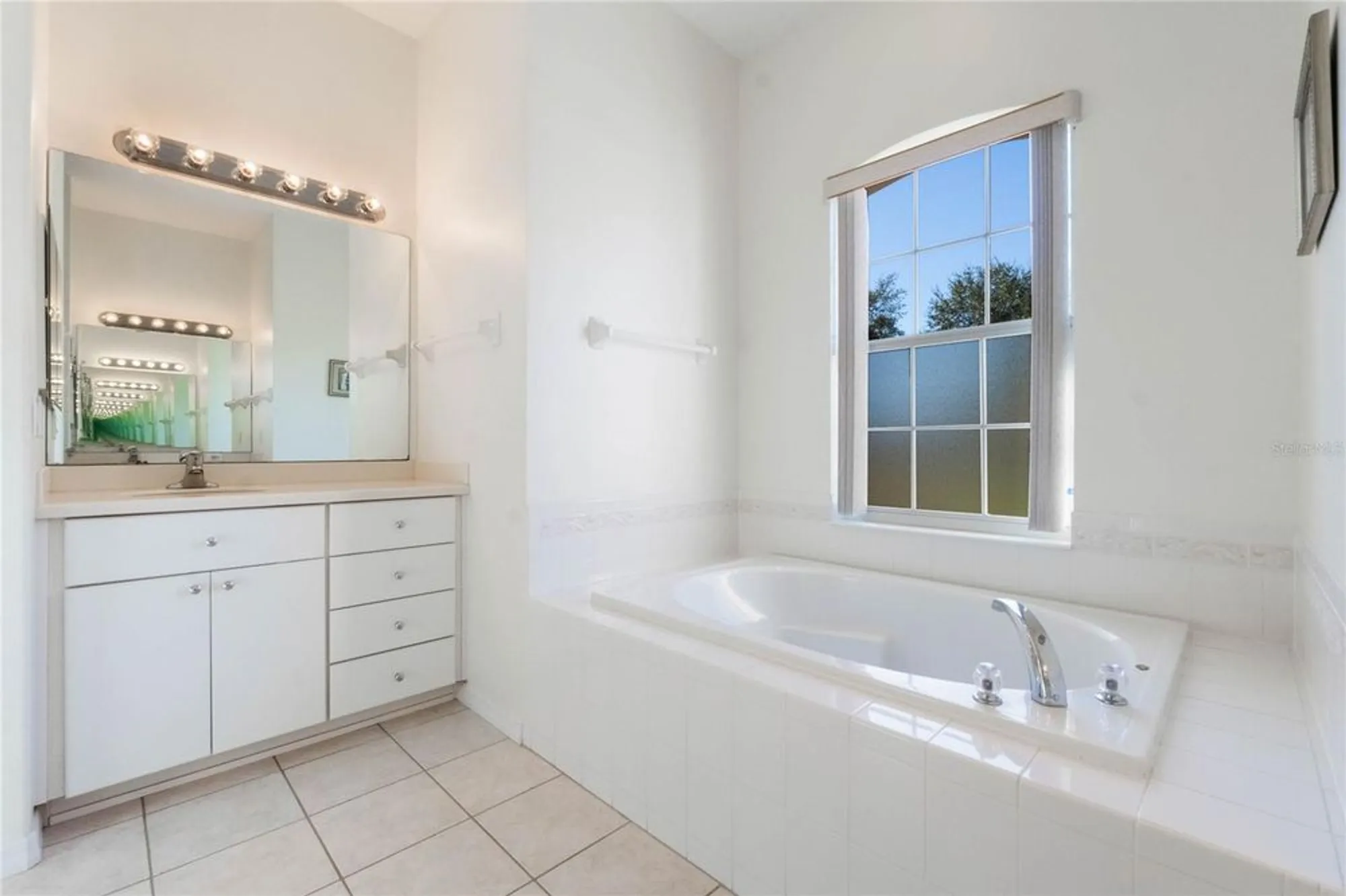 Property Slideshow image 21 of 65 | 5502 bounty cir, Tavares, FL, 32778