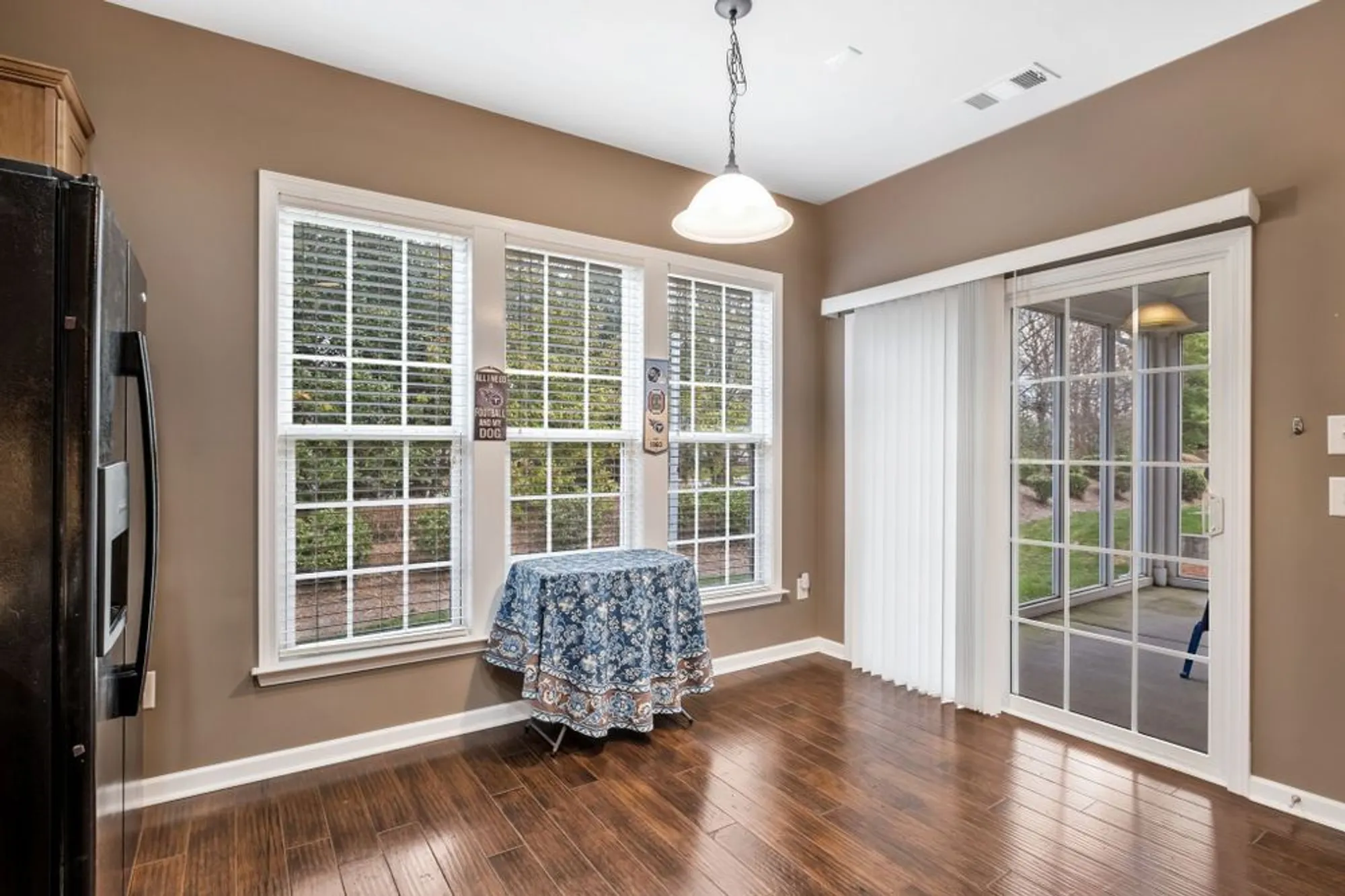 Property Slideshow image 12 of 32 | 220 old towne dr, Mount Juliet, TN, 37122