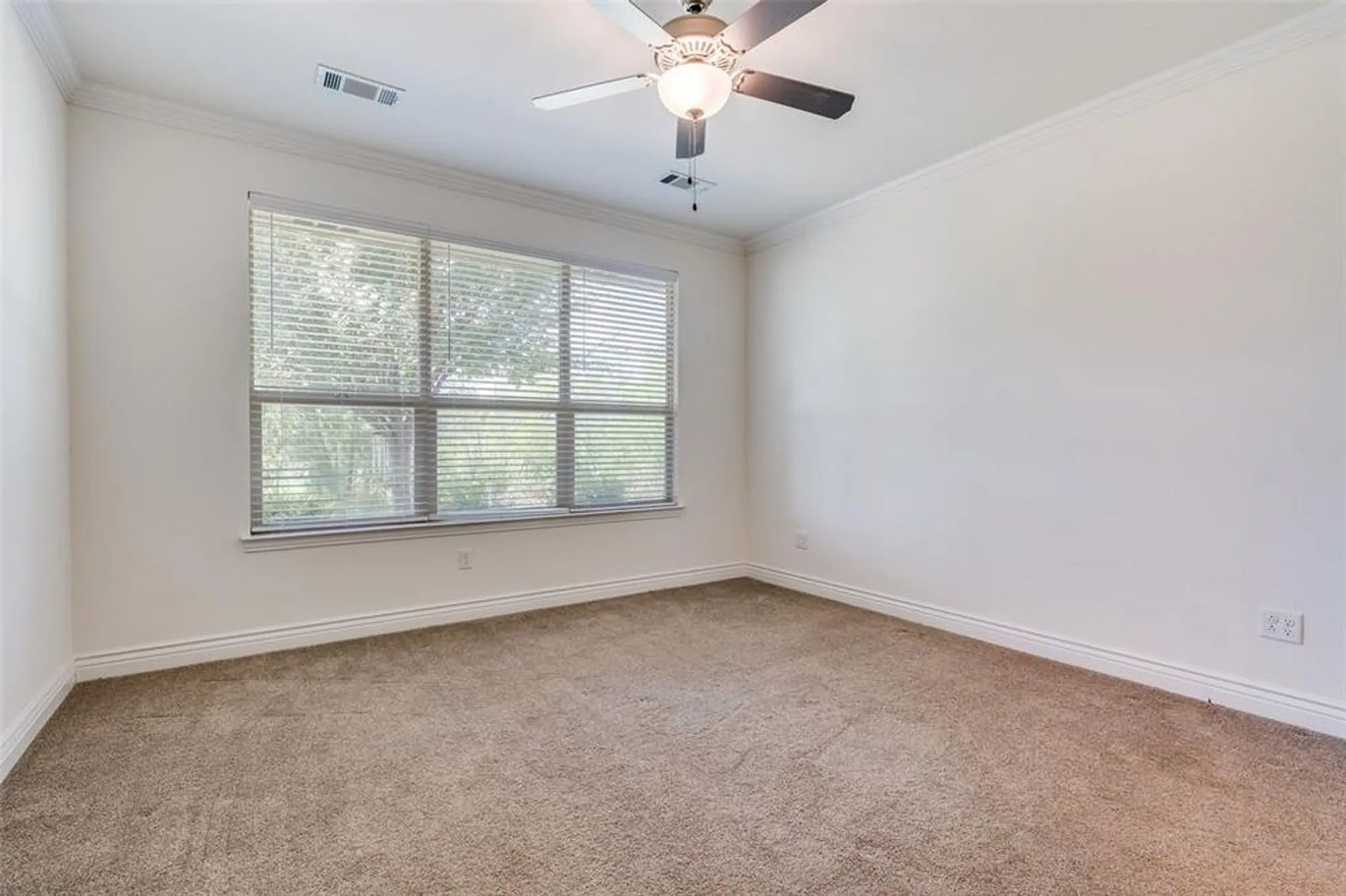 Property Slideshow image 9 of 20 | 10308 claystone dr, Denton, TX, 76207