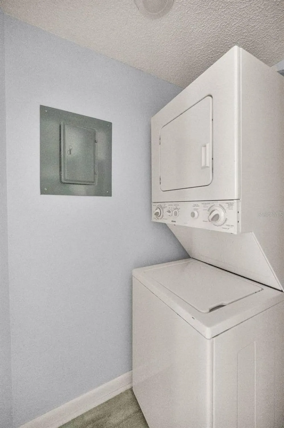 Property Slideshow image 30 of 70 | 2687 pine ridge way e1, Palm Harbor, FL, 34684