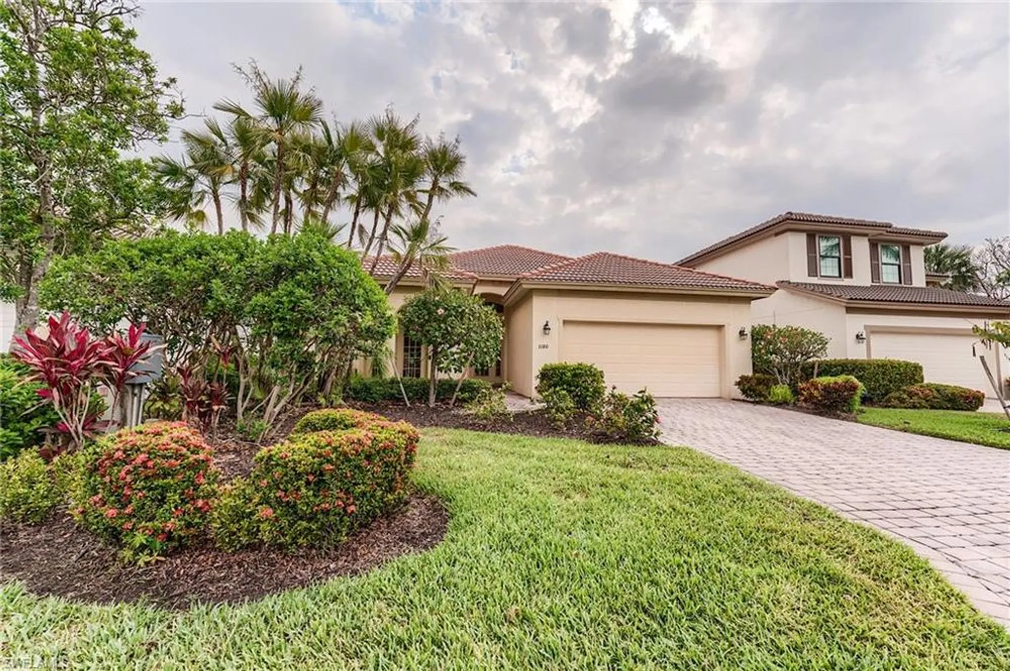 Property Slideshow image 1 of 38 | 3180 bramble cove ct, Fort Myers, FL, 33905