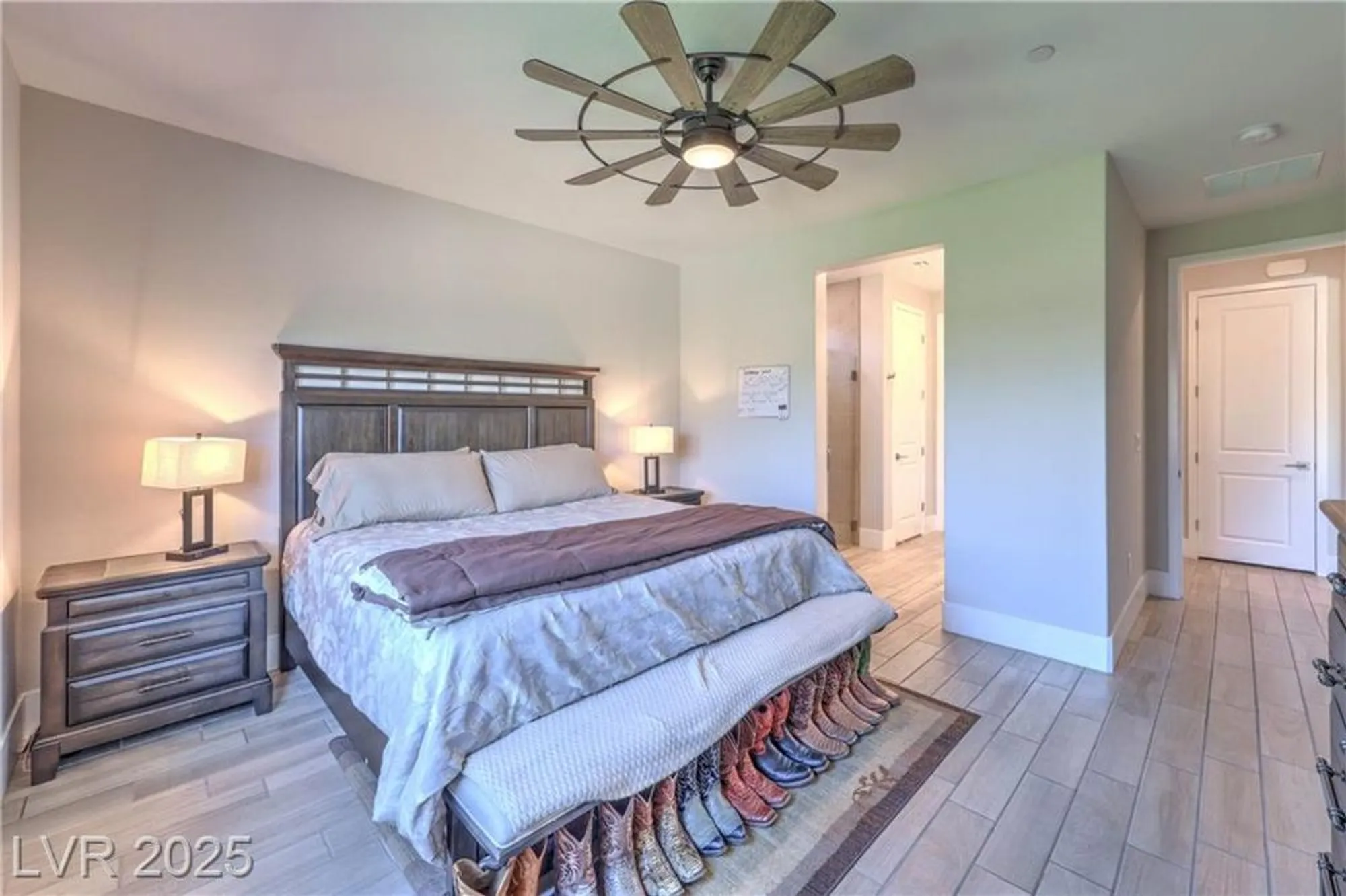 Property Slideshow image 26 of 52 | 9584 sard ln, Las Vegas, NV, 89143