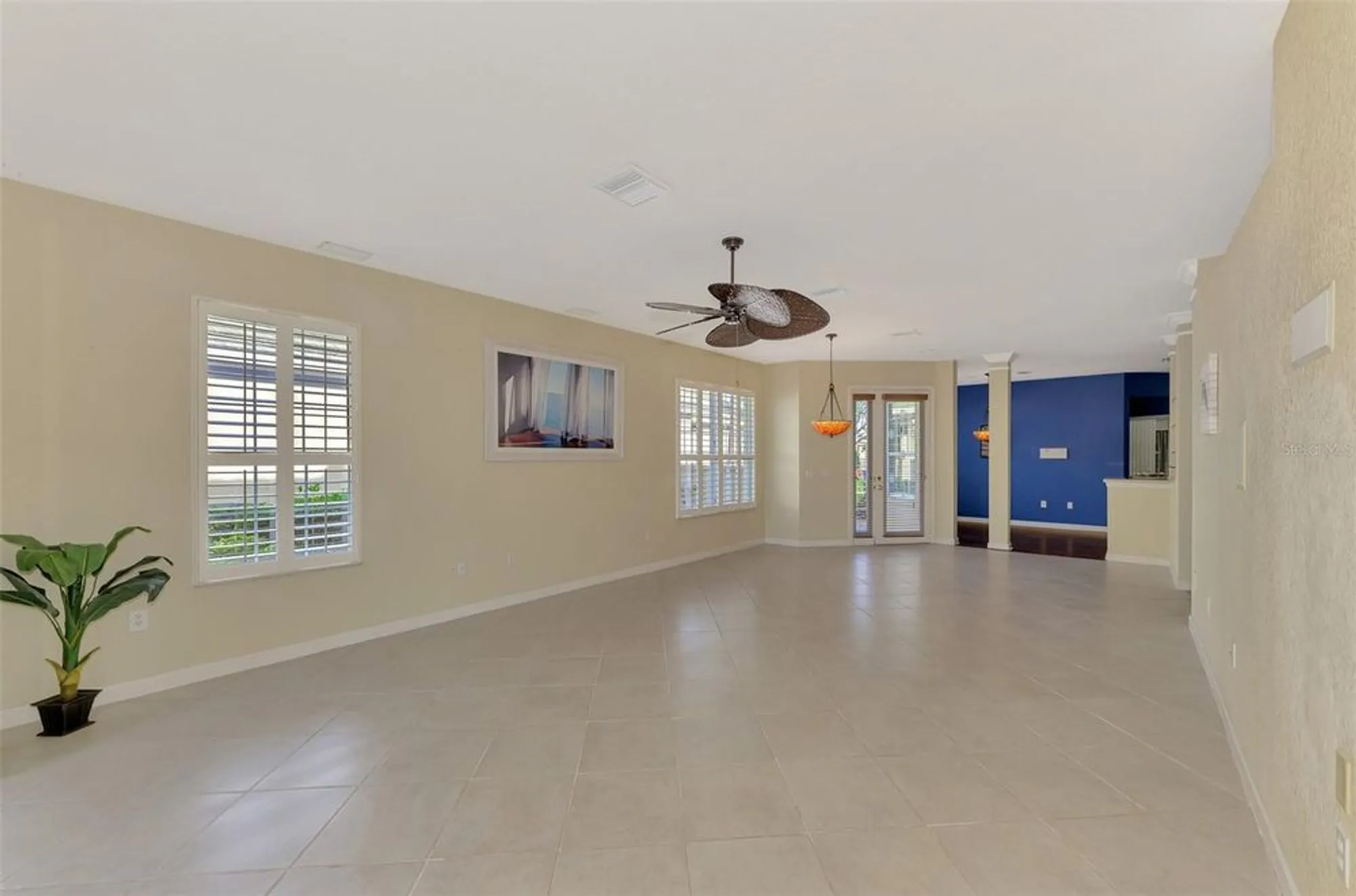 Property Slideshow image 14 of 53 | 4914 lakescene pl, Sarasota, FL, 34243