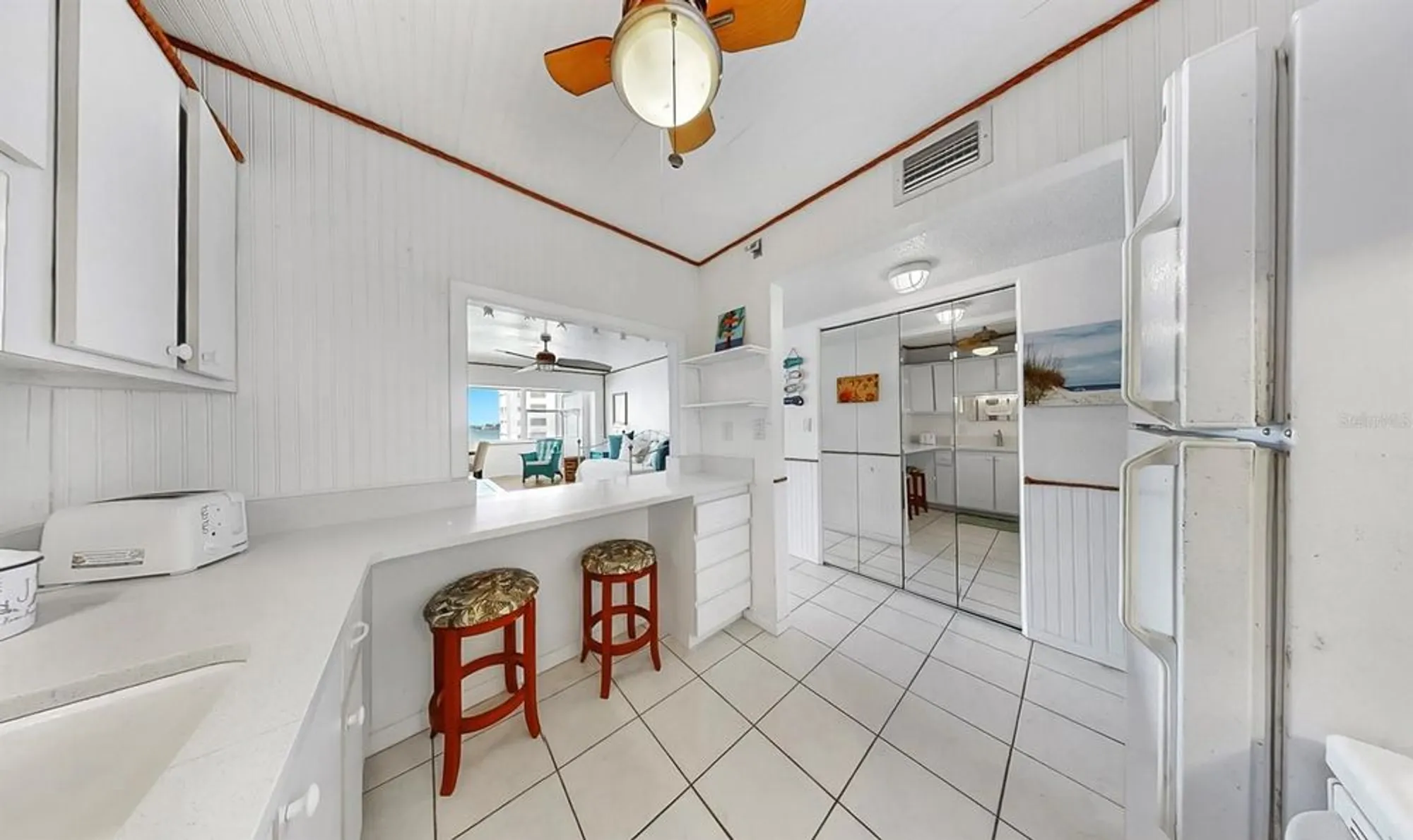 Property Slideshow image 18 of 46 | 4550 cove cir apt 605, Saint Petersburg, FL, 33708