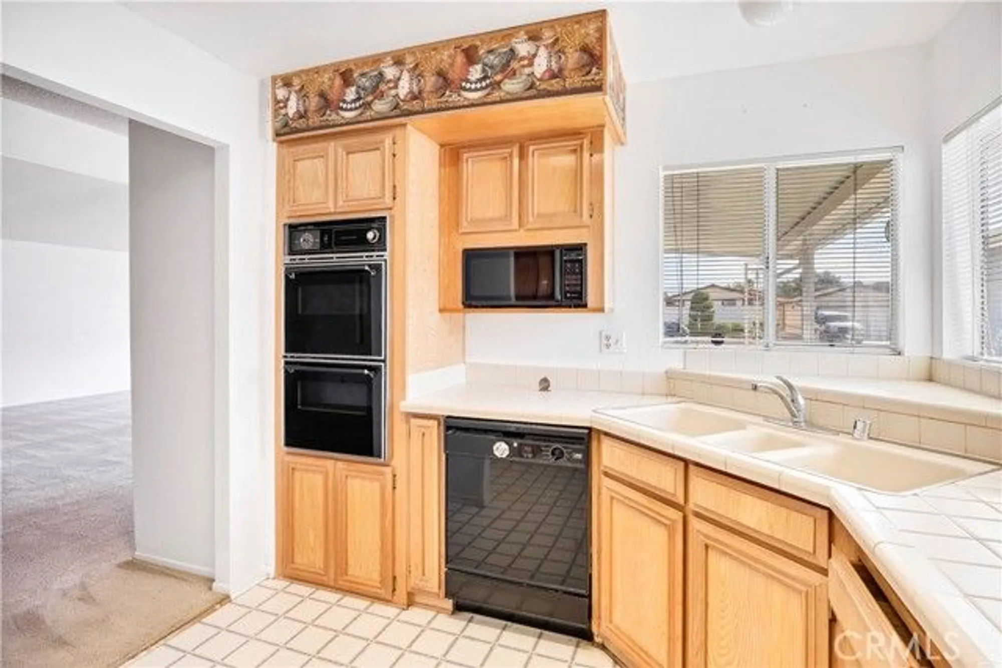 Property Slideshow image 12 of 41 | 1625 brentwood way, Hemet, CA, 92545