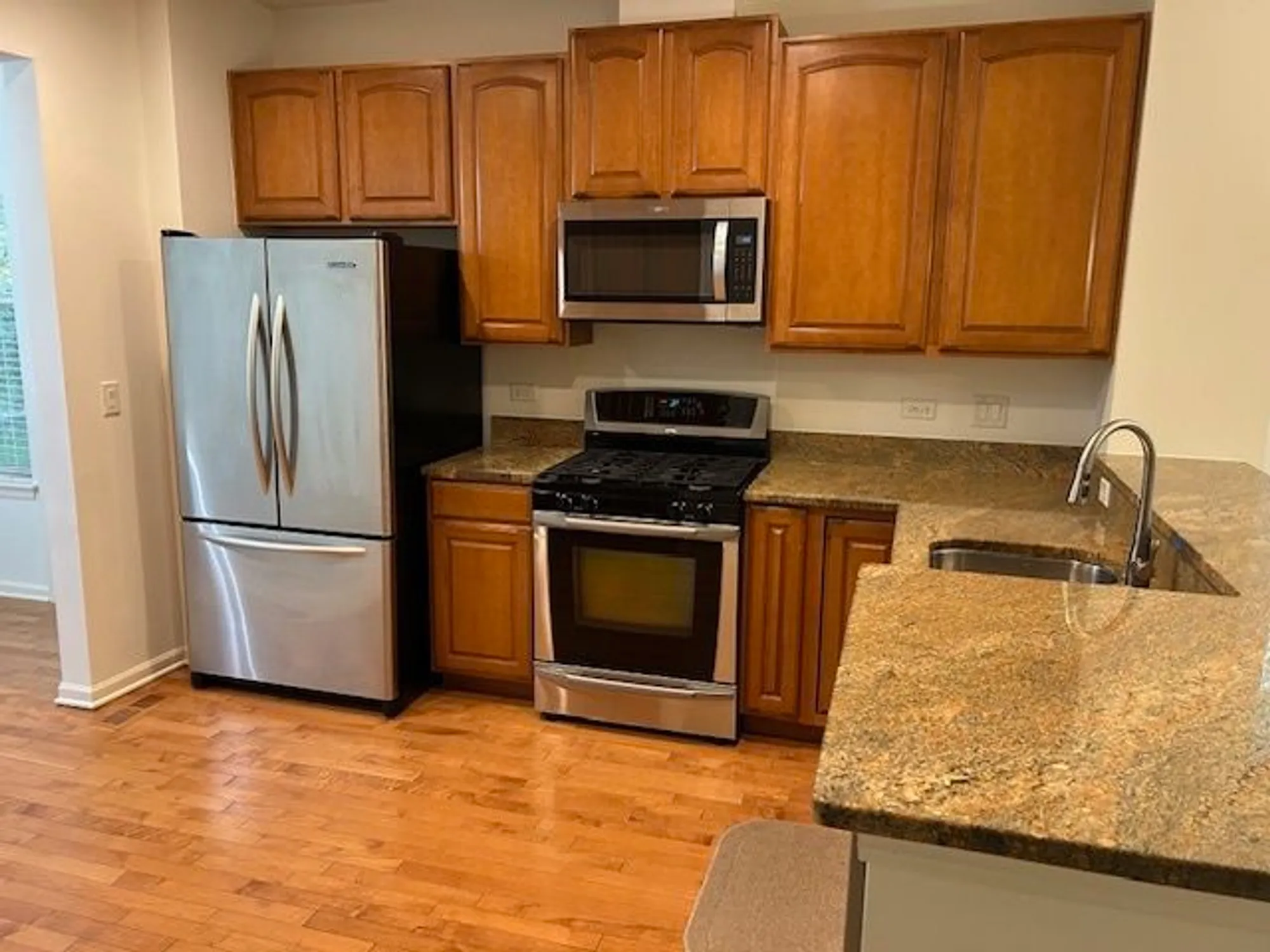 Property Slideshow image 7 of 22 | 2875 normandy cir, Naperville, IL, 60564