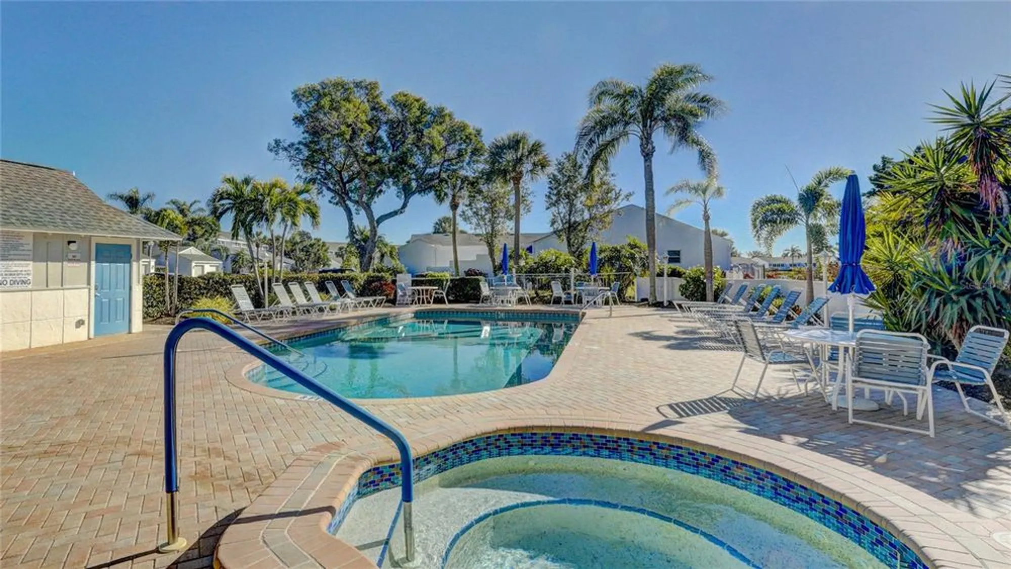 Property Slideshow image 39 of 73 | 1109 edgewater cir # 1109, Bradenton, FL, 34209