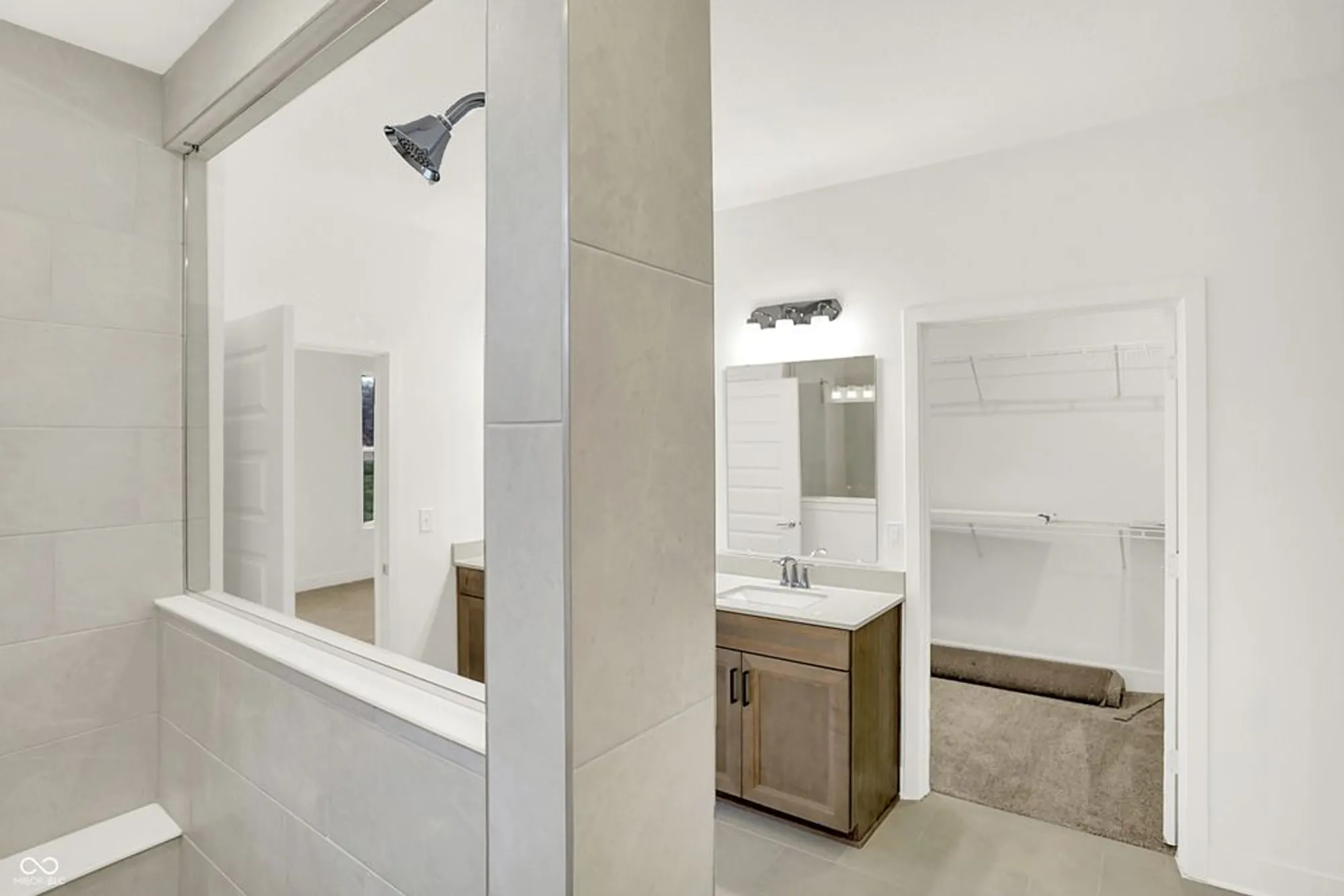 Property Slideshow image 36 of 52 | 5076 foxley park ln, Avon, IN, 46123