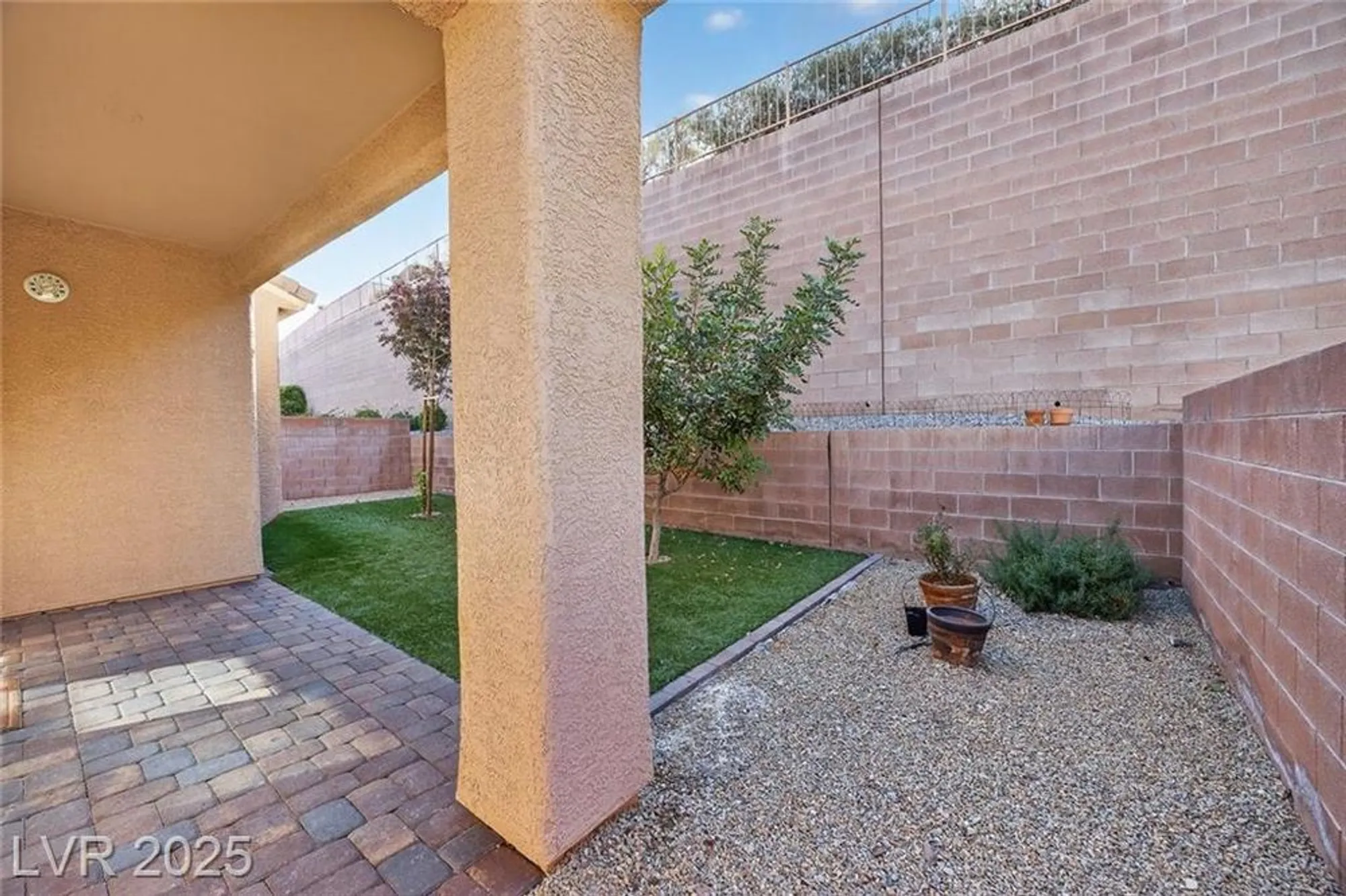 Property Slideshow image 15 of 27 | 545 cypress gardens pl, Henderson, NV, 89012