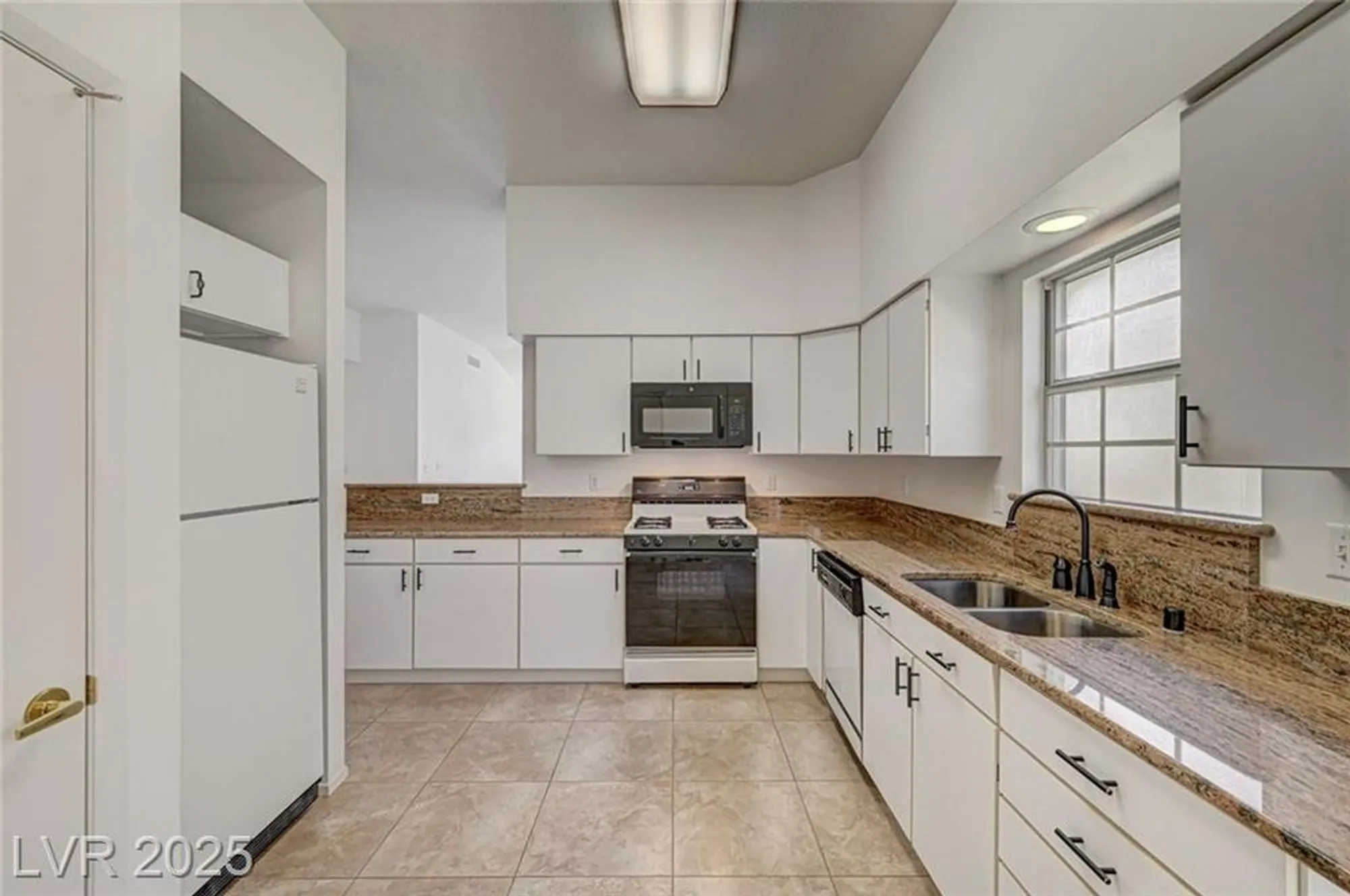 Property Slideshow image 16 of 53 | 4821 cedar lawn way, Las Vegas, NV, 89130