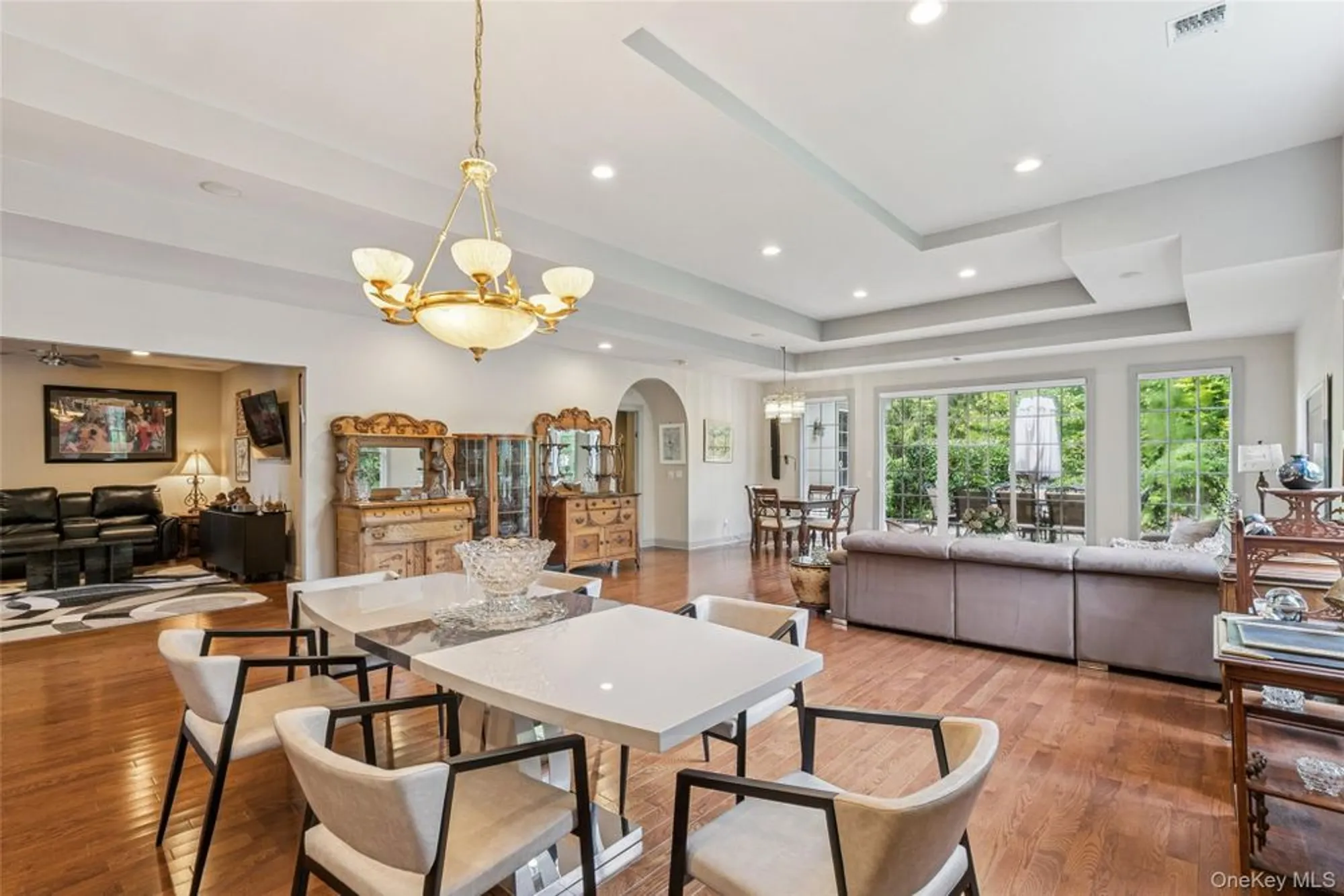 Property Slideshow image 11 of 31 | 382 altessa blvd, Melville, NY, 11747