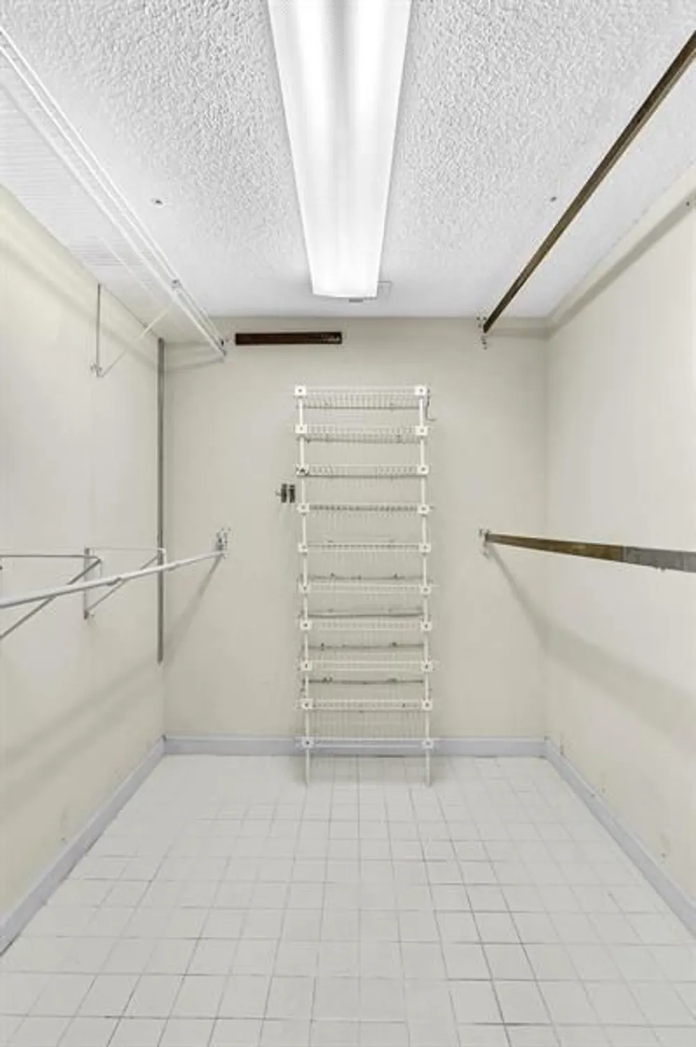 Property Slideshow image 26 of 82 | 10442 e clairmont cir 204, Tamarac, FL, 33321