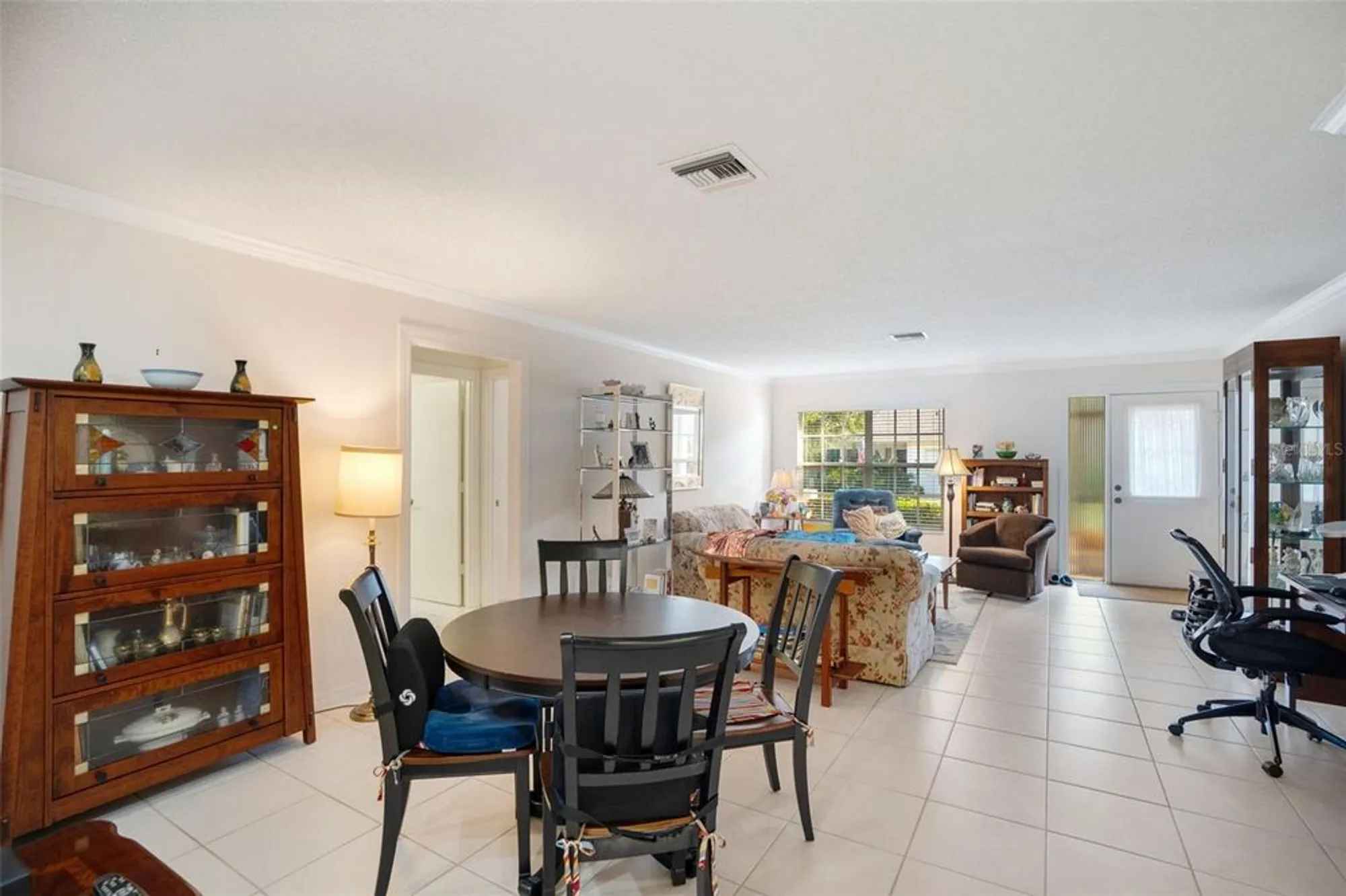 Property Slideshow image 6 of 23 | 4217 oakhurst cir 3023, Sarasota, FL, 34233