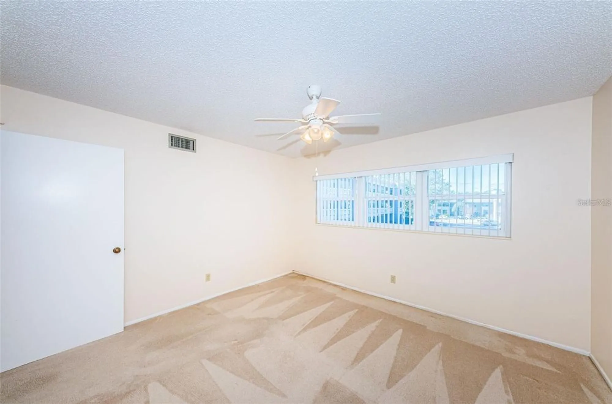 Property Slideshow image 21 of 52 | 2295 americus blvd 29, Clearwater, FL, 33763