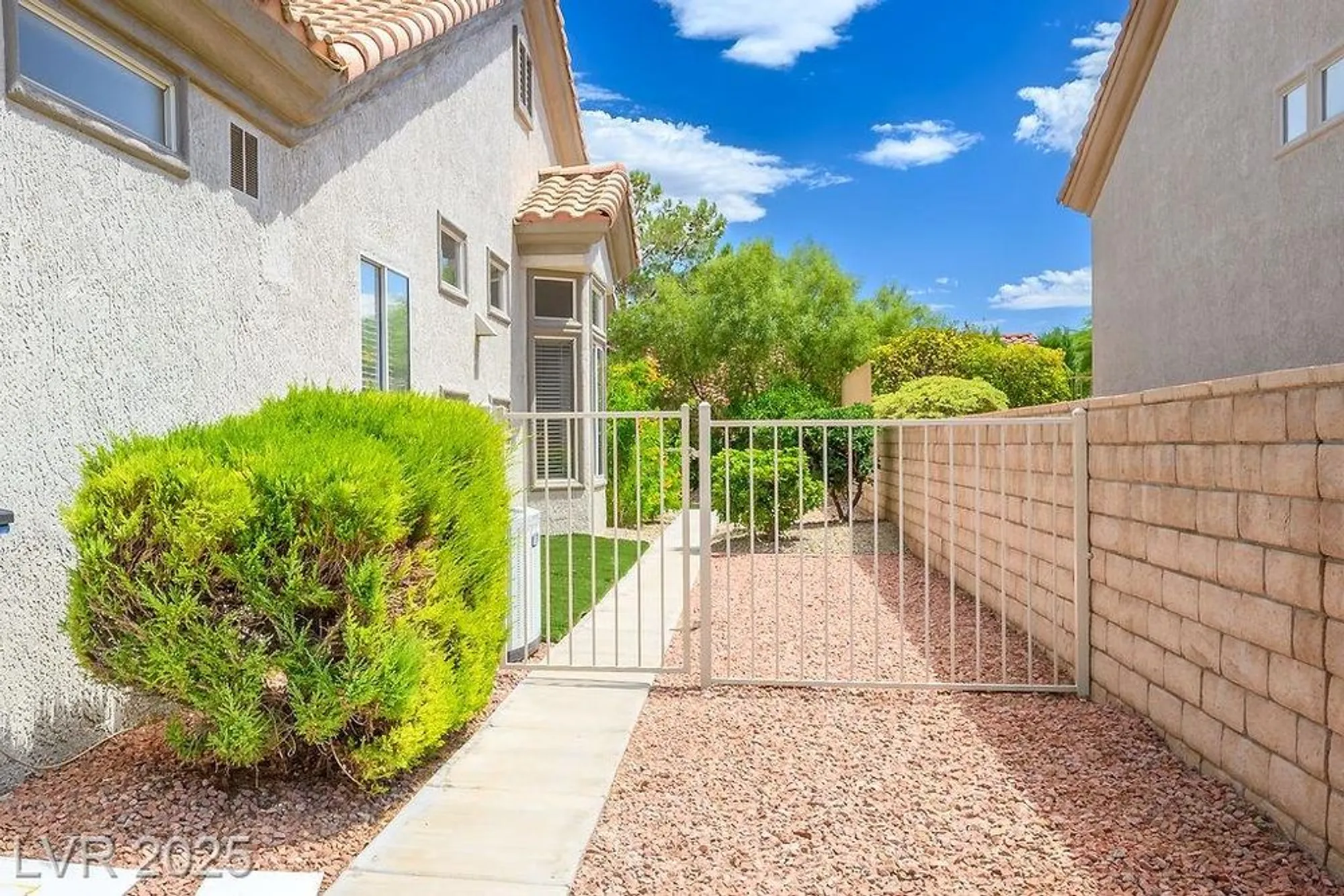 Property Slideshow image 35 of 80 | 2620 hanging rock dr, Las Vegas, NV, 89134