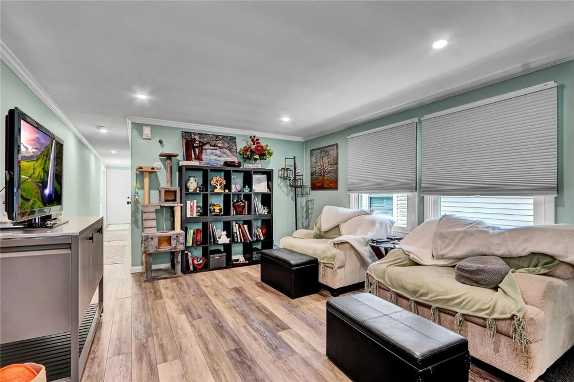 Property Slideshow image 9 of 18 | 164 village cir, Manorville, NY, 11949