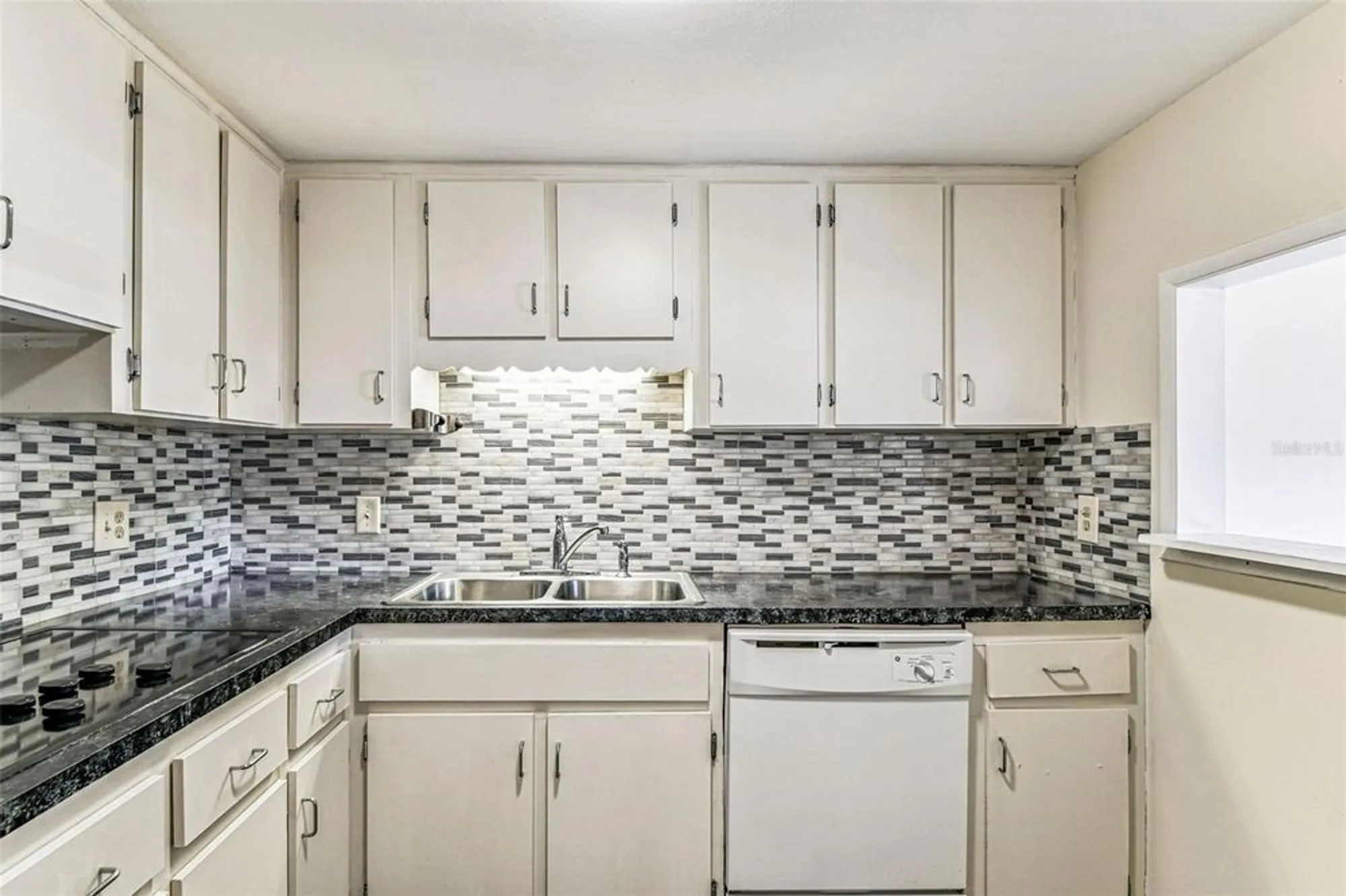 Property Slideshow image 14 of 73 | 2466 ecuadorian way apt 6, Clearwater, FL, 33763