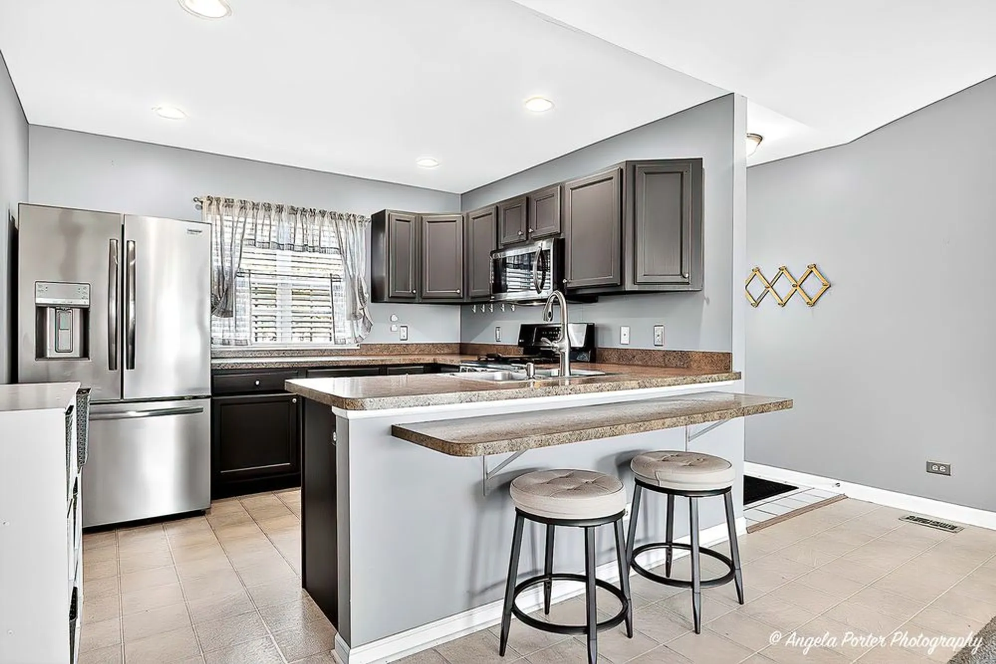 Property Slideshow image 8 of 29 | 806 madison ave, Mchenry, IL, 60050