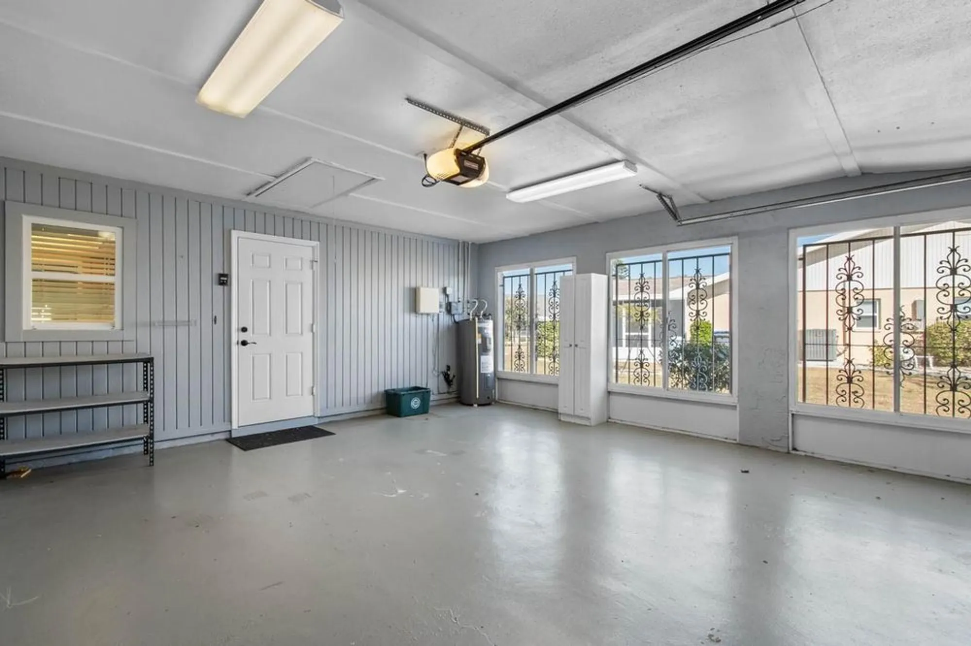 Property Slideshow image 16 of 24 | 910 bluewater dr, Sun City Center, FL, 33573