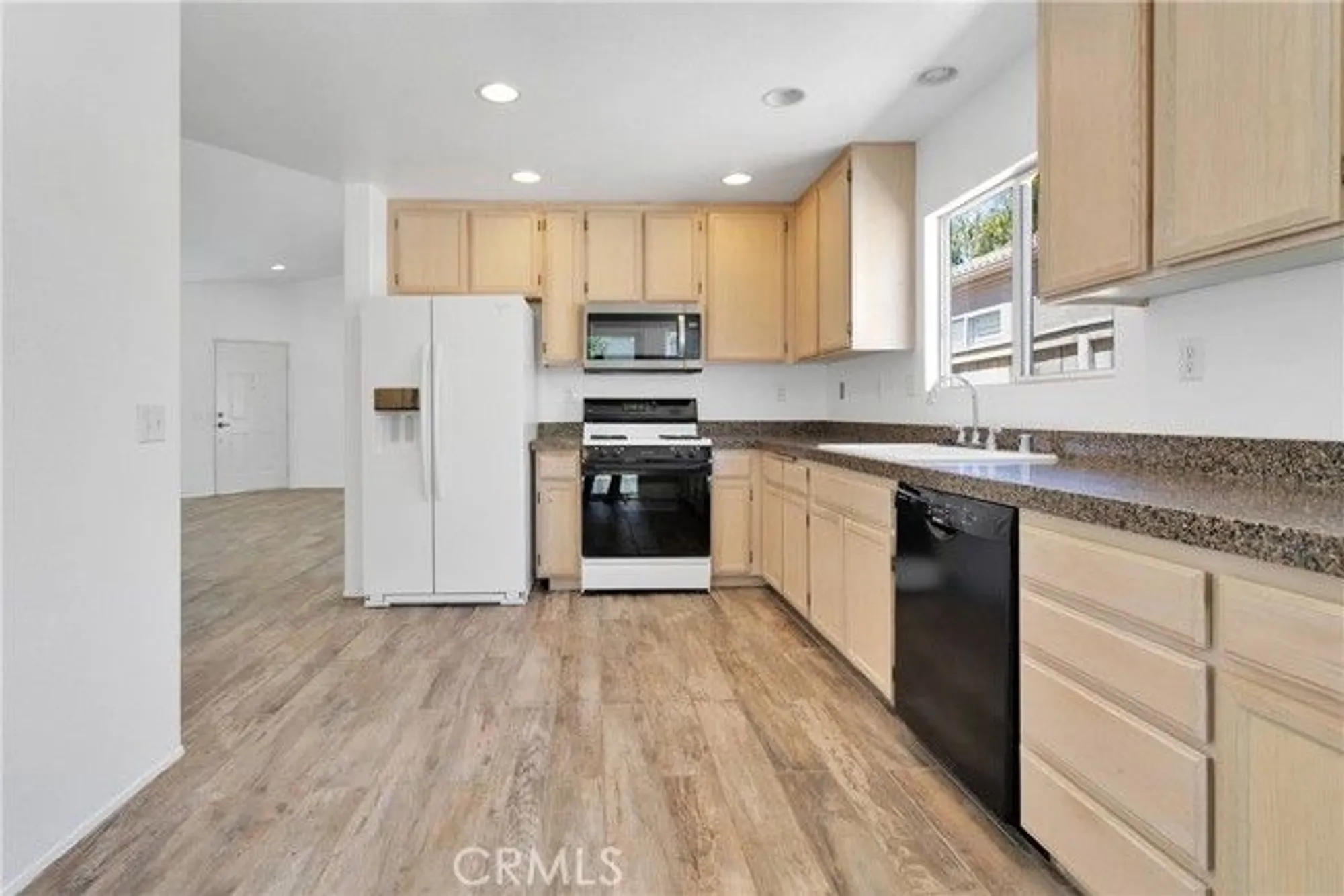 Property Slideshow image 8 of 42 | 40684 corte albara, Murrieta, CA, 92562