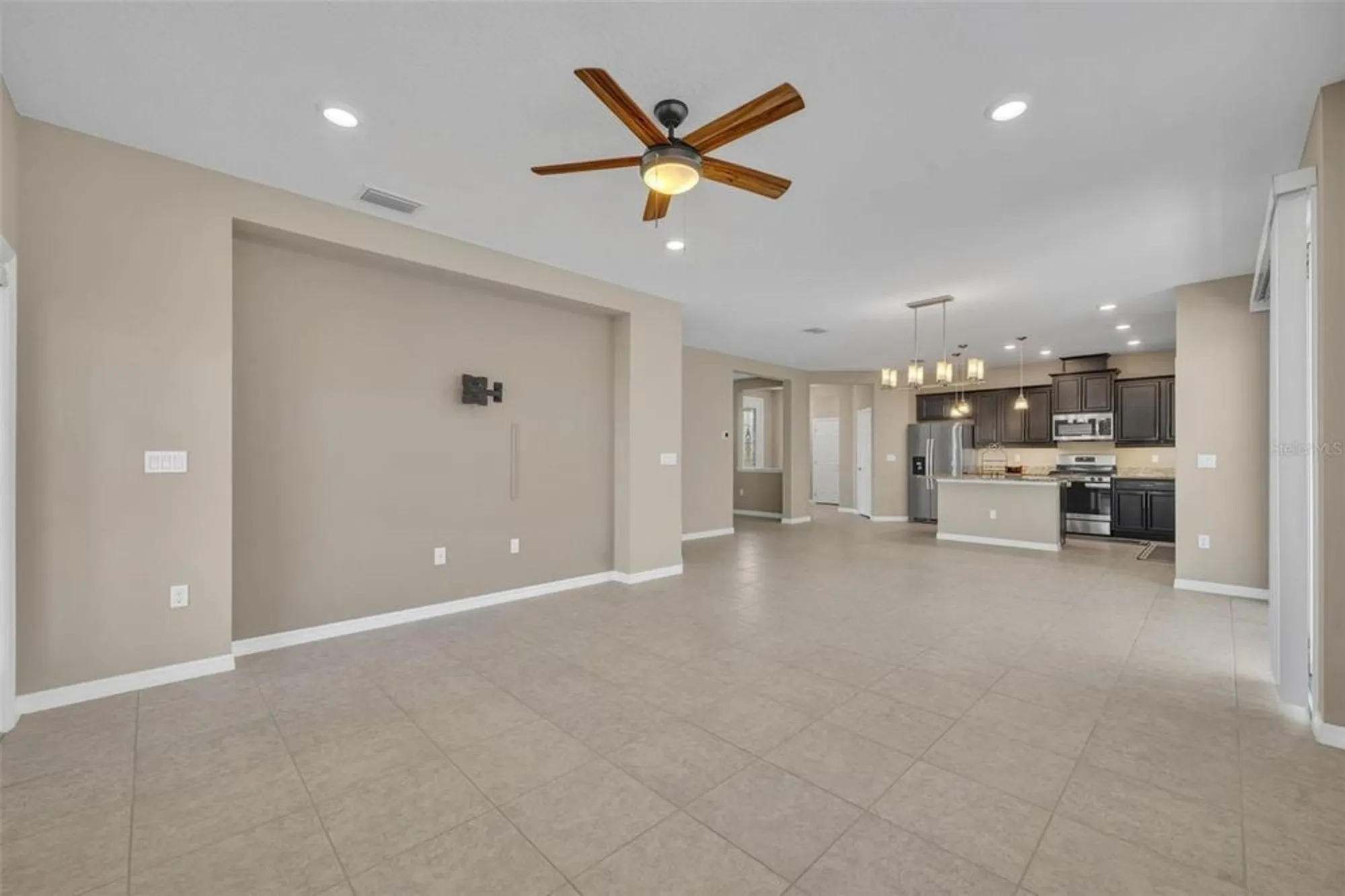 Property Slideshow image 19 of 64 | 397 alcove dr, Groveland, FL, 34736