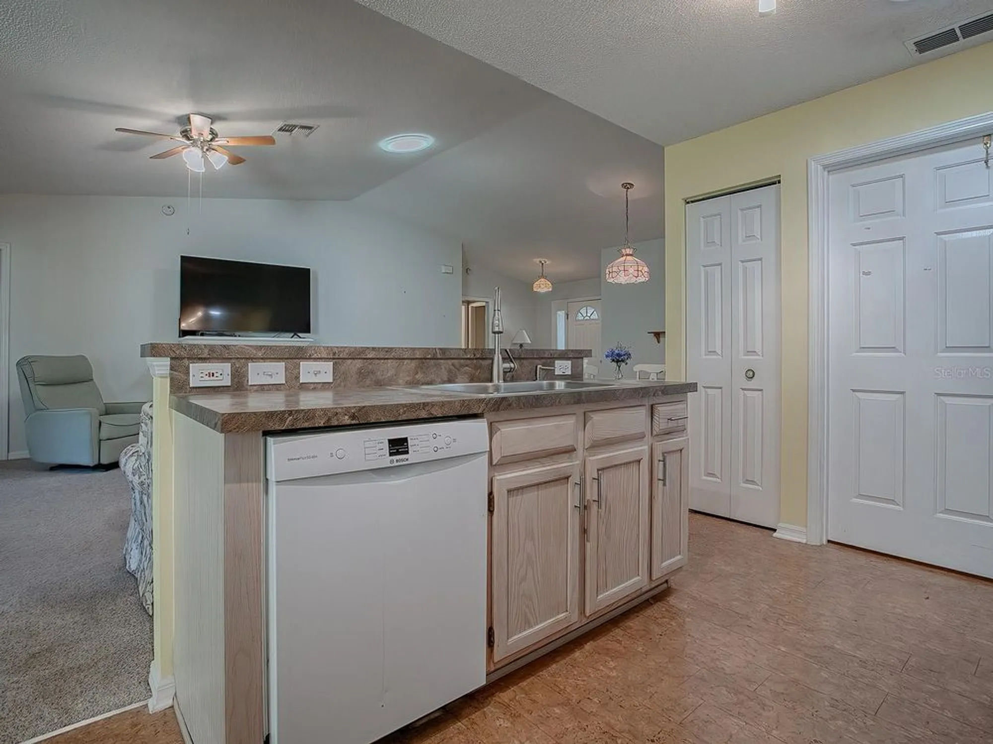 Property Slideshow image 12 of 38 | 32622 oak park dr, Leesburg, FL, 34748