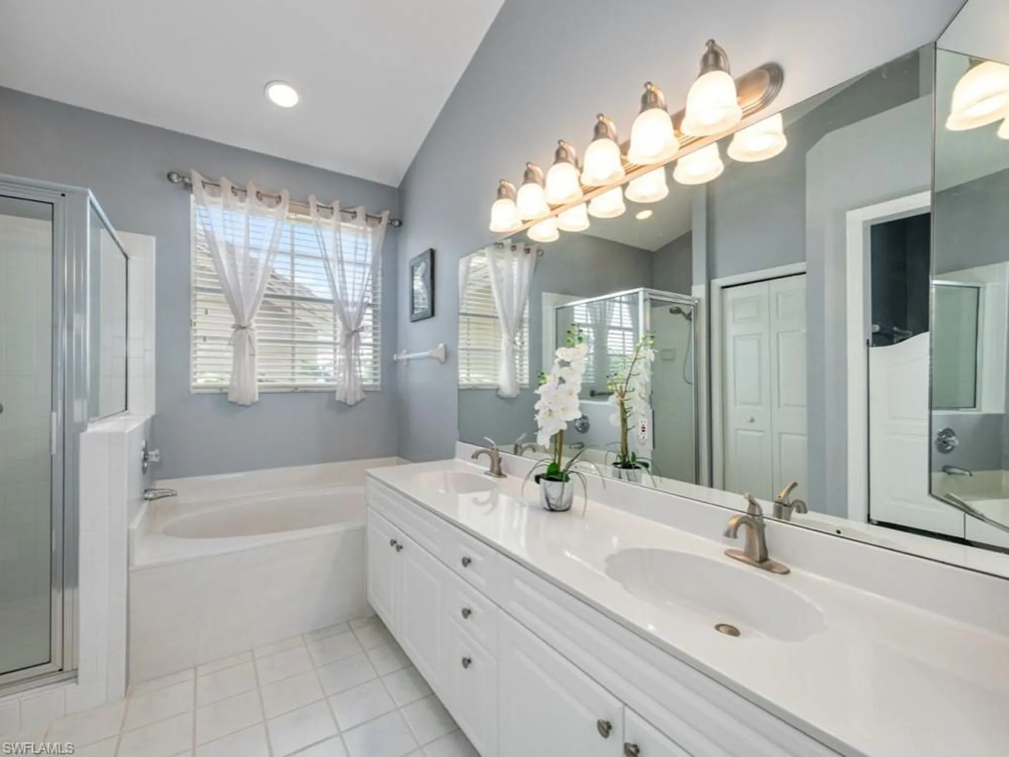 Property Slideshow image 13 of 42 | 27071 lake harbor ct 203, Bonita Springs, FL, 34134