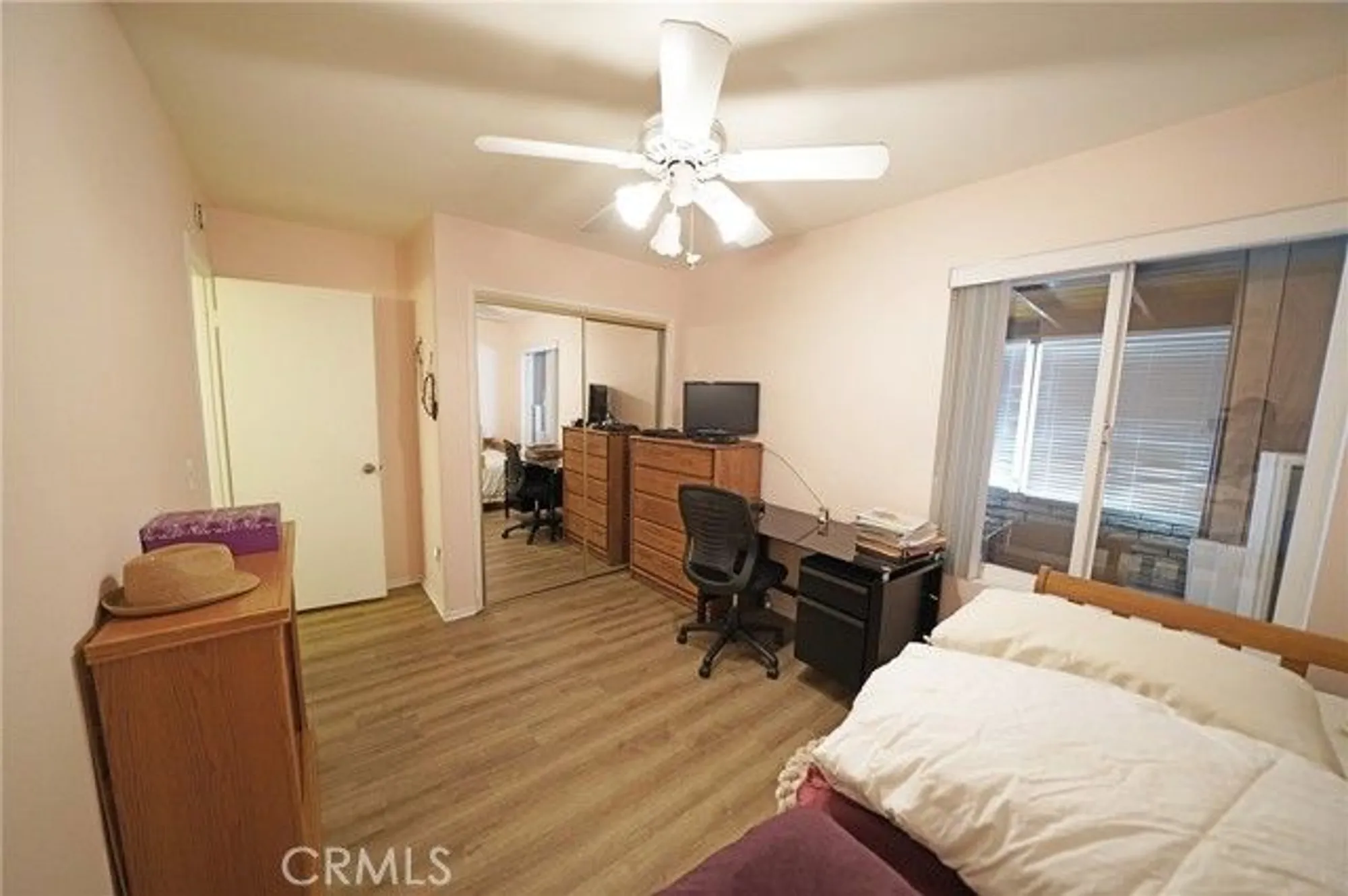 Property Slideshow image 11 of 18 | 26360 oakspur dr a, Newhall, CA, 91321