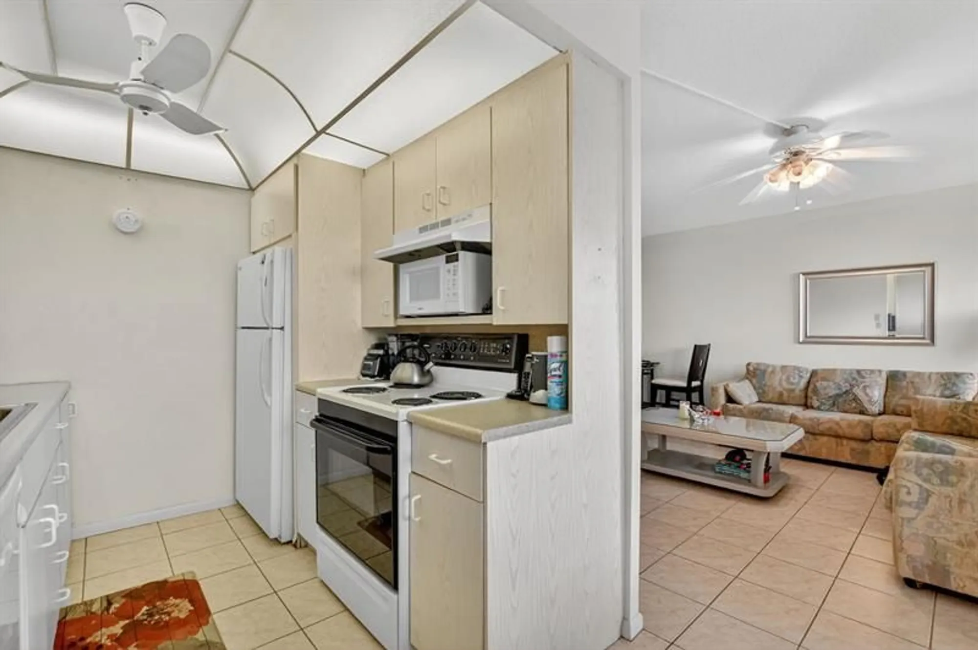 Property Slideshow image 12 of 67 | 3025 guildford b # 3025, Boca Raton, FL, 33434
