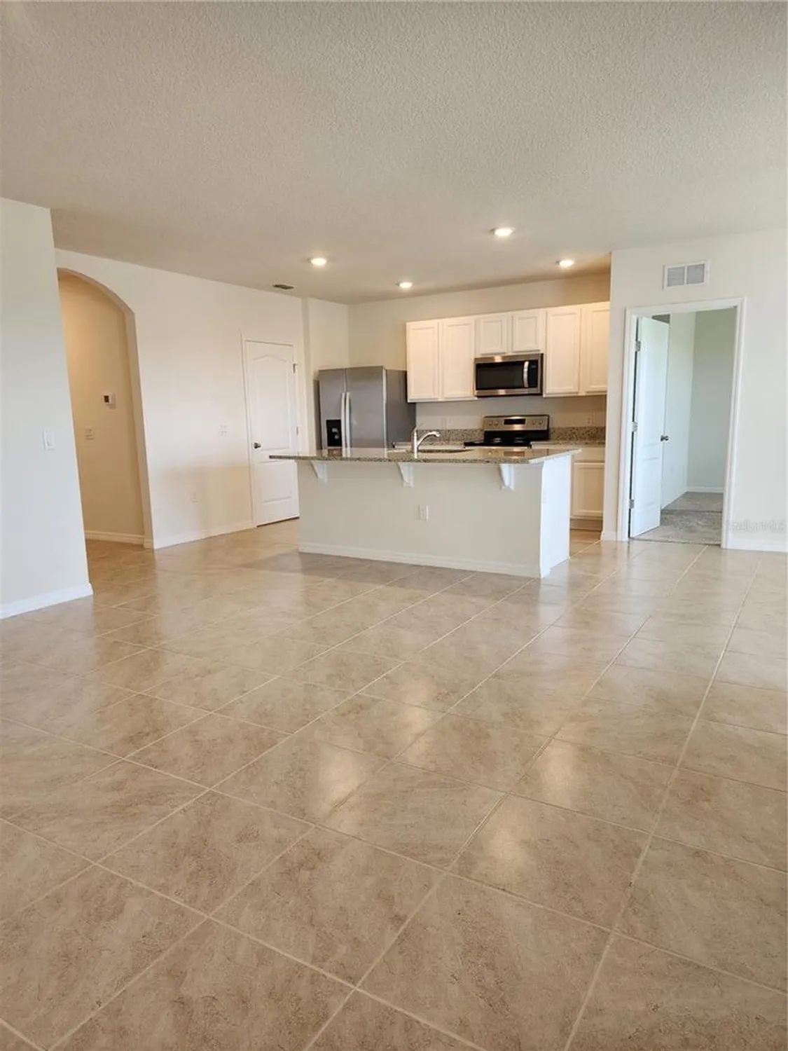 Property Slideshow image 6 of 20 | 2795 grandbury grove rd, Lakeland, FL, 33811