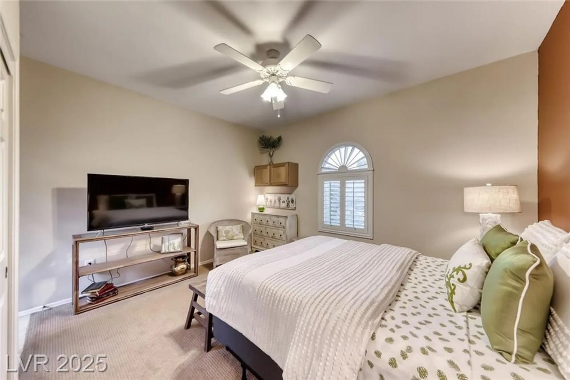 Property Slideshow image 38 of 66 | 2470 bedford park dr, Henderson, NV, 89052