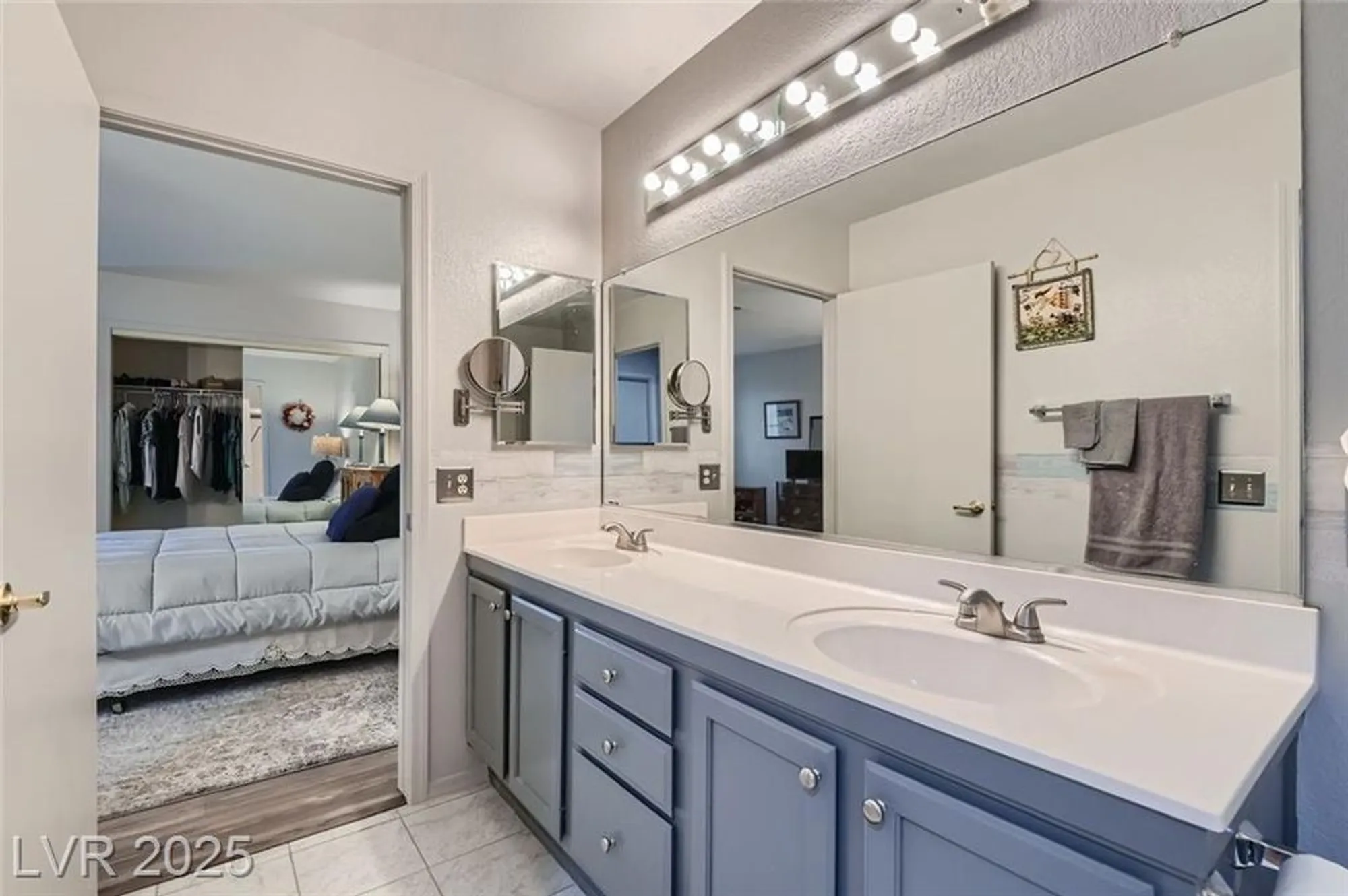 Property Slideshow image 17 of 25 | 8628 desert holly dr, Las Vegas, NV, 89134
