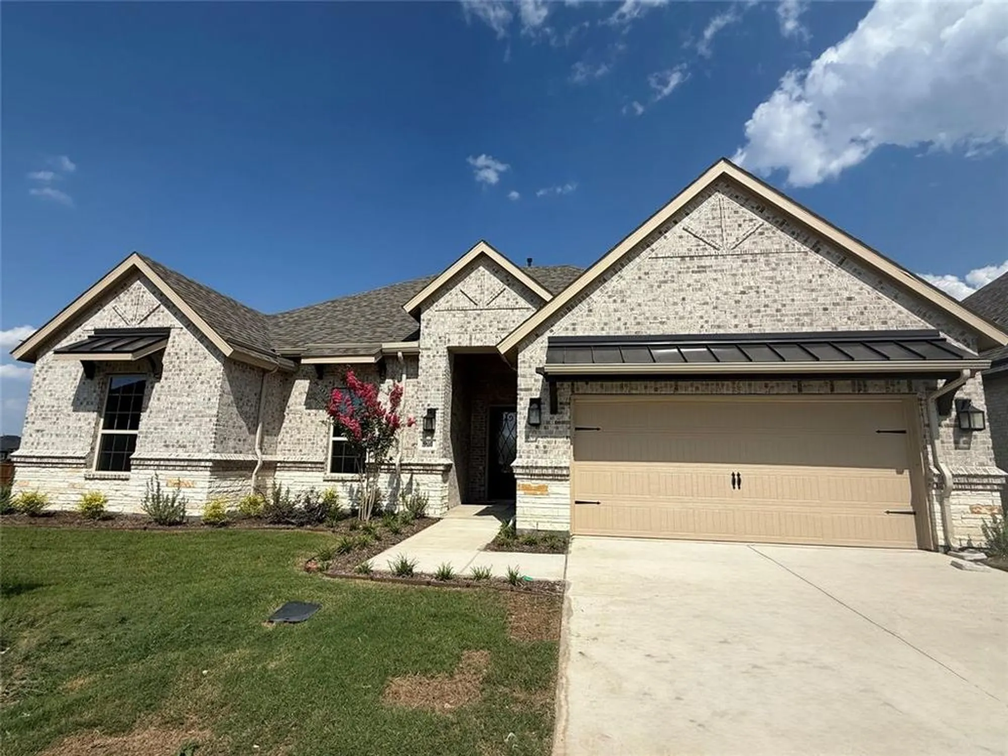 Property Slideshow image 1 of 16 | 901 capella ln, Mansfield, TX, 76063