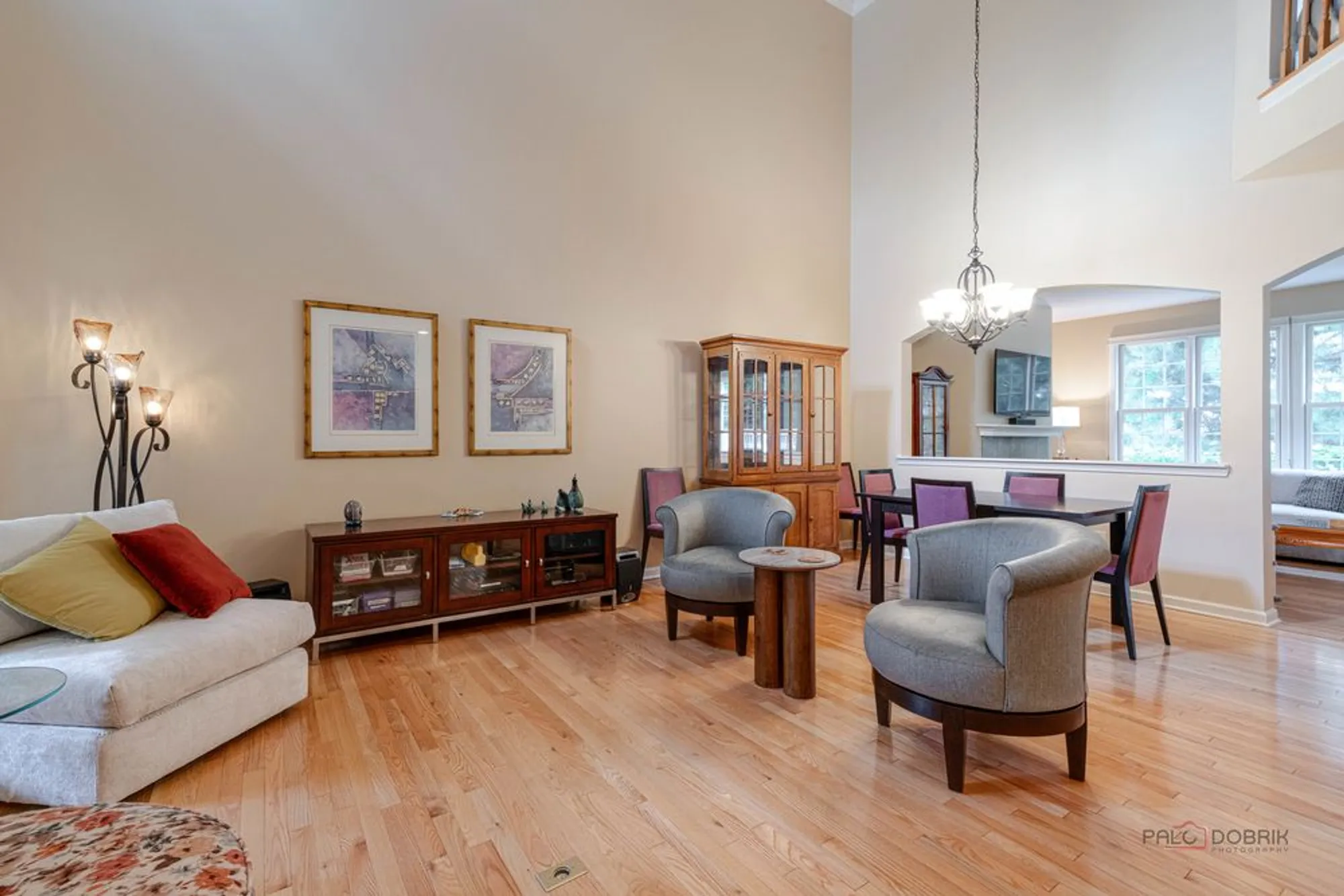 Property Slideshow image 5 of 36 | 1834 torrey pkwy, Libertyville, IL, 60048