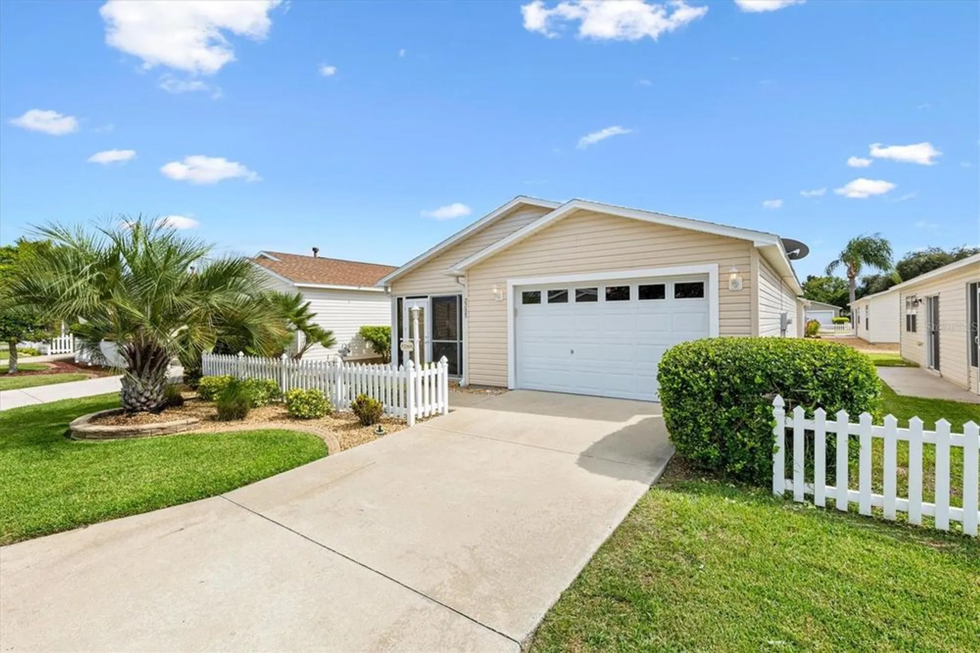 Property Slideshow image 2 of 24 | 2288 whisper st, The Villages, FL, 32162