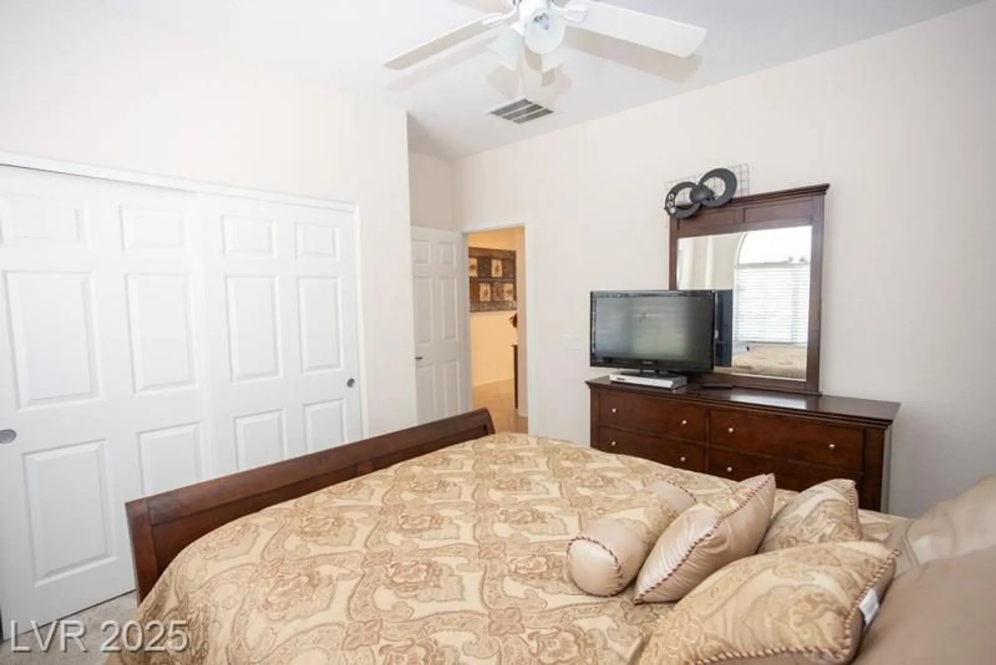 Property Slideshow image 25 of 43 | 5935 saddle horse ave, Las Vegas, NV, 89122