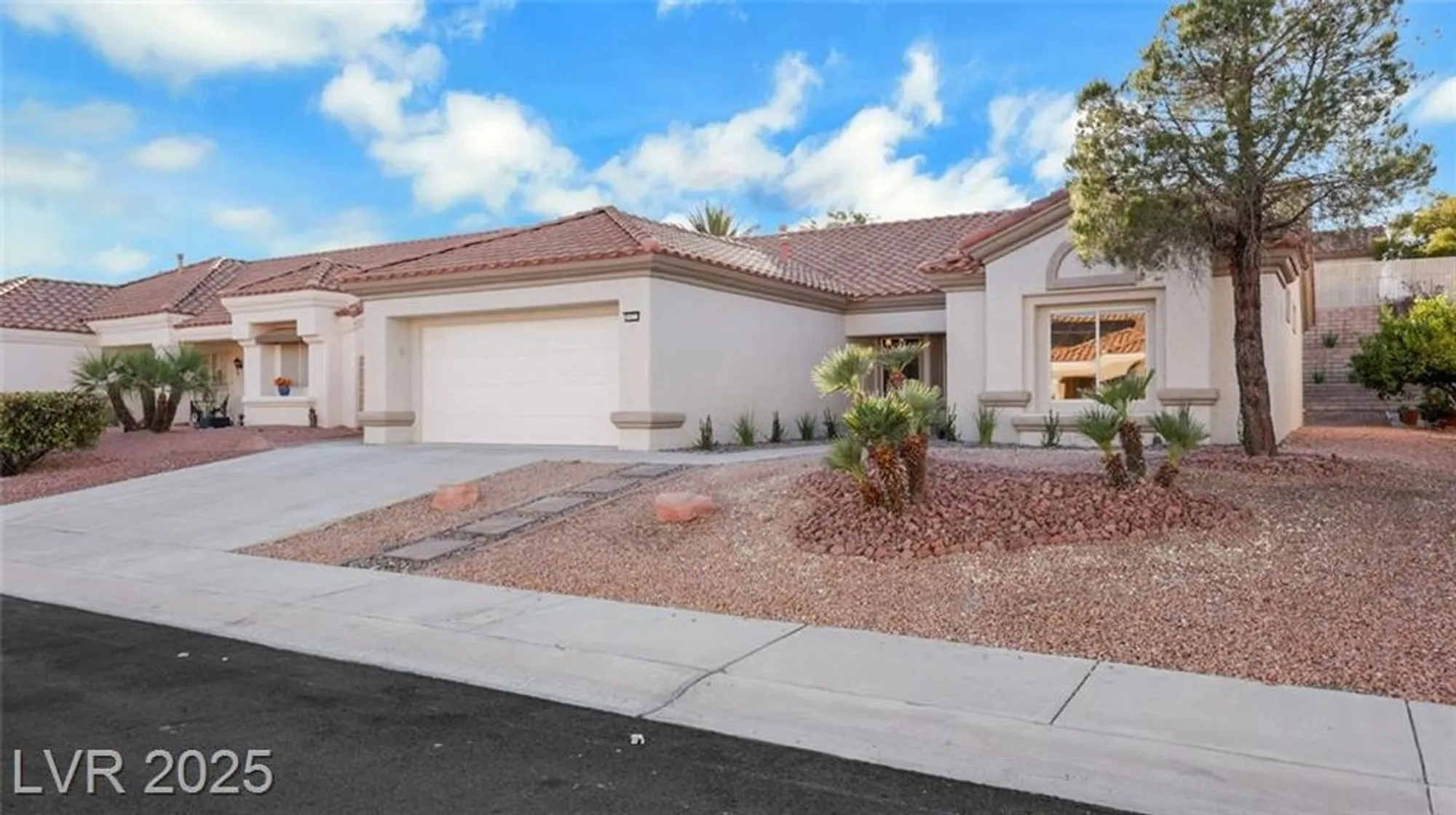 Property Slideshow image 18 of 39 | 3025 bonnie rock dr, Las Vegas, NV, 89134