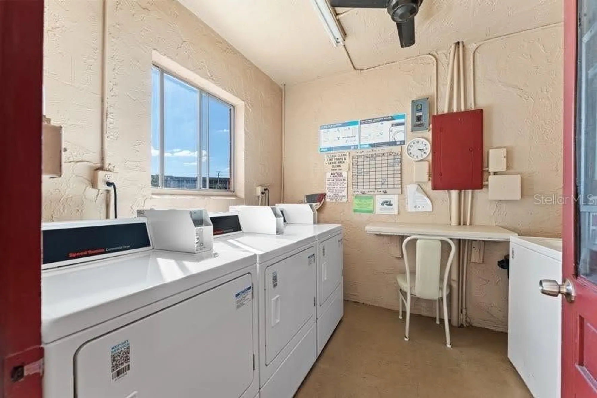 Property Slideshow image 24 of 28 | 3915 lake bayshore dr, Bradenton, FL, 34205